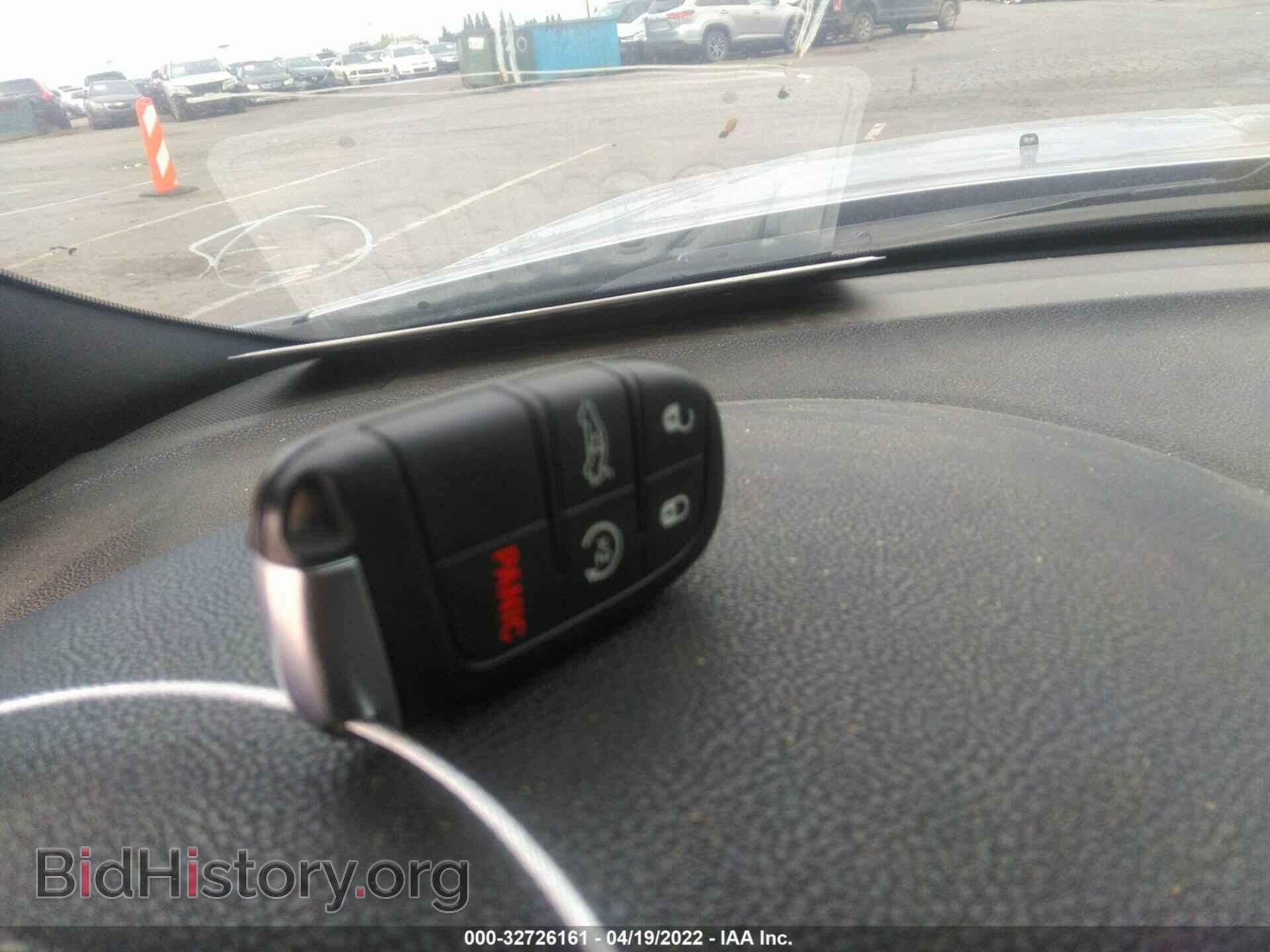 2018 CHRYSLER 300 - VIN: 2C3CCAGG3JH267342 - Фото 11