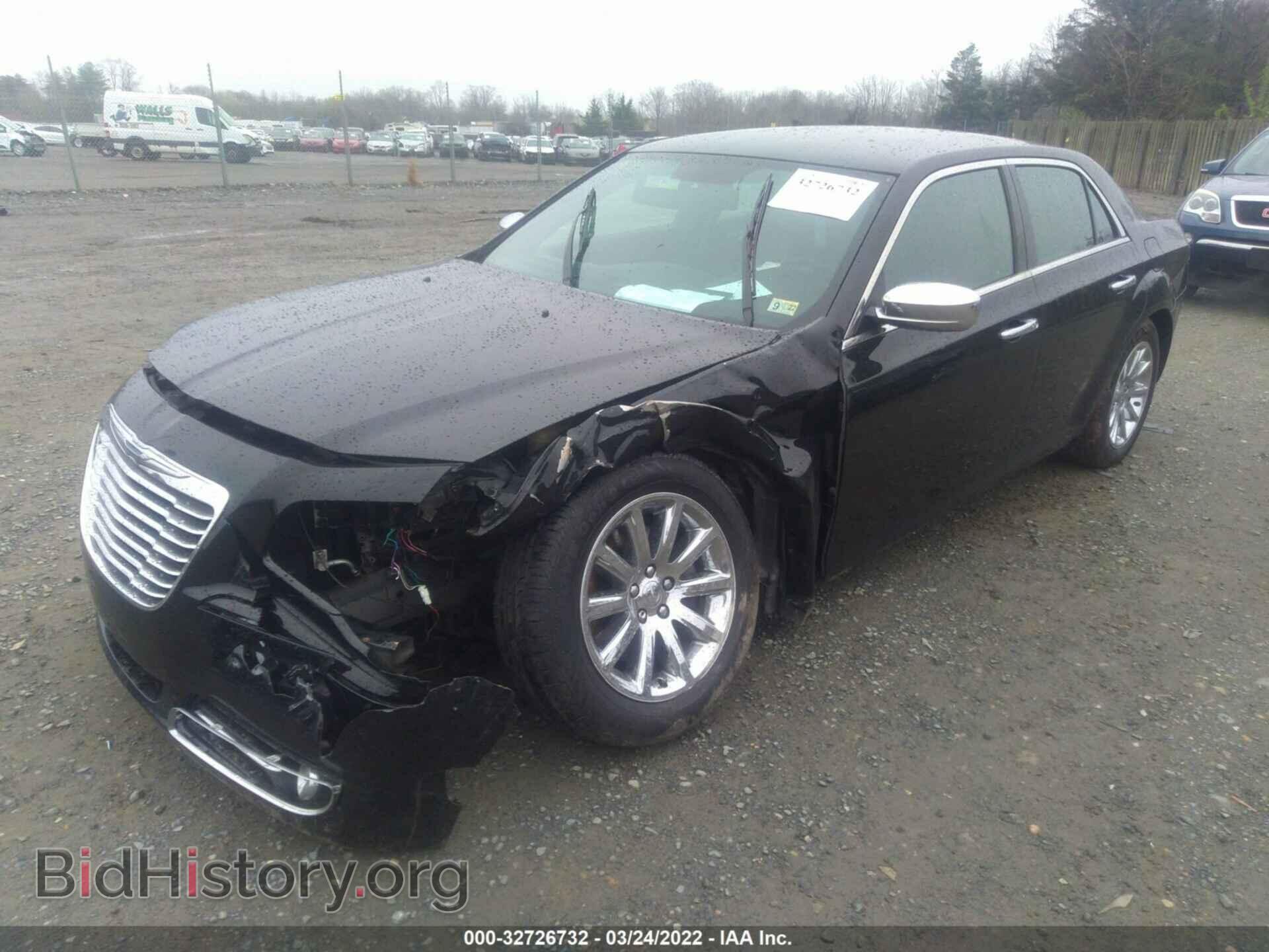 2013 CHRYSLER 300 - VIN: 2C3CCAETXDH673896 - Фото 2