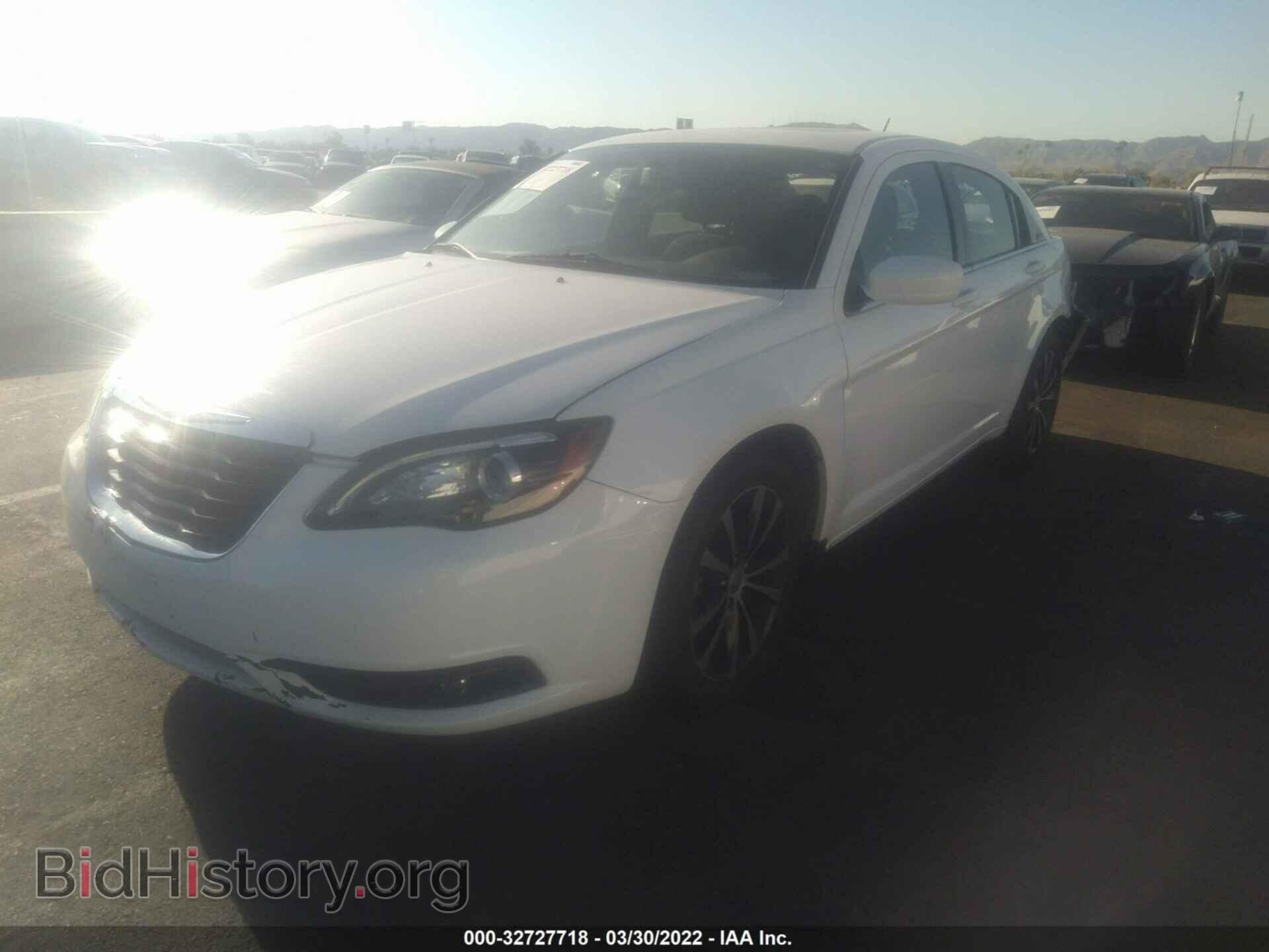 2013 CHRYSLER 200 - VIN: 1C3CCBBB8DN584630 - Фото 2
