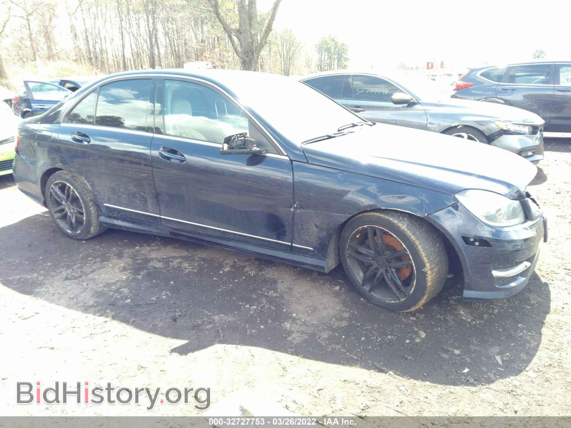 Photo WDDGF8BB7CA695737 - MERCEDES-BENZ C-CLASS 2012