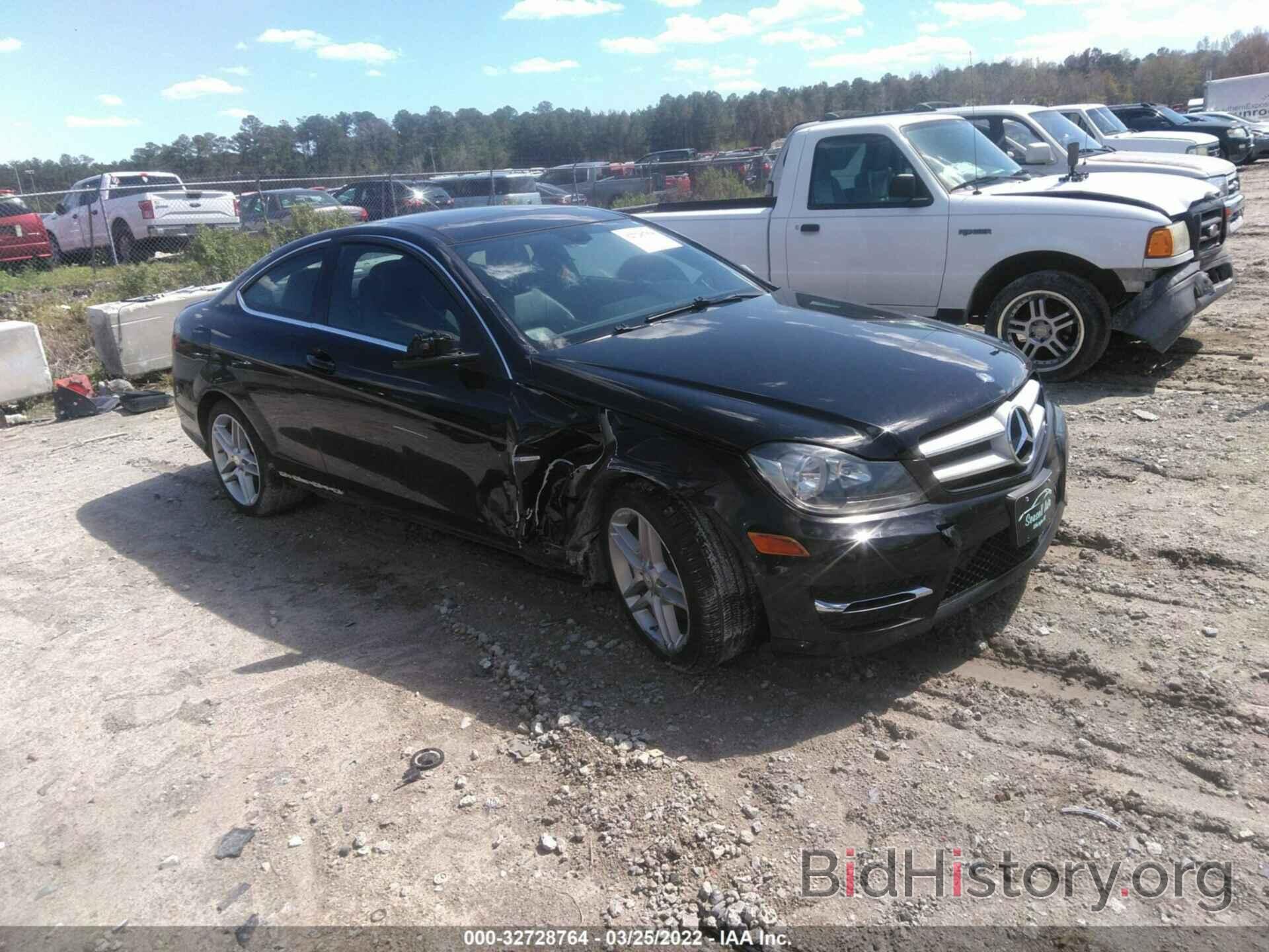 Photo WDDGJ5HB3CF742432 - MERCEDES-BENZ C-CLASS 2012