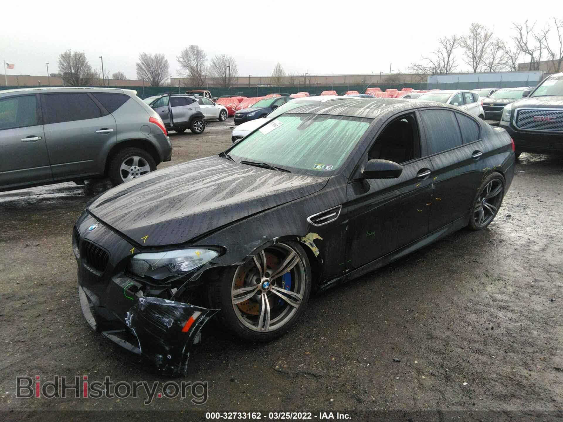 2013 BMW M5 - VIN: WBSFV9C53DC772500 - Фото 2