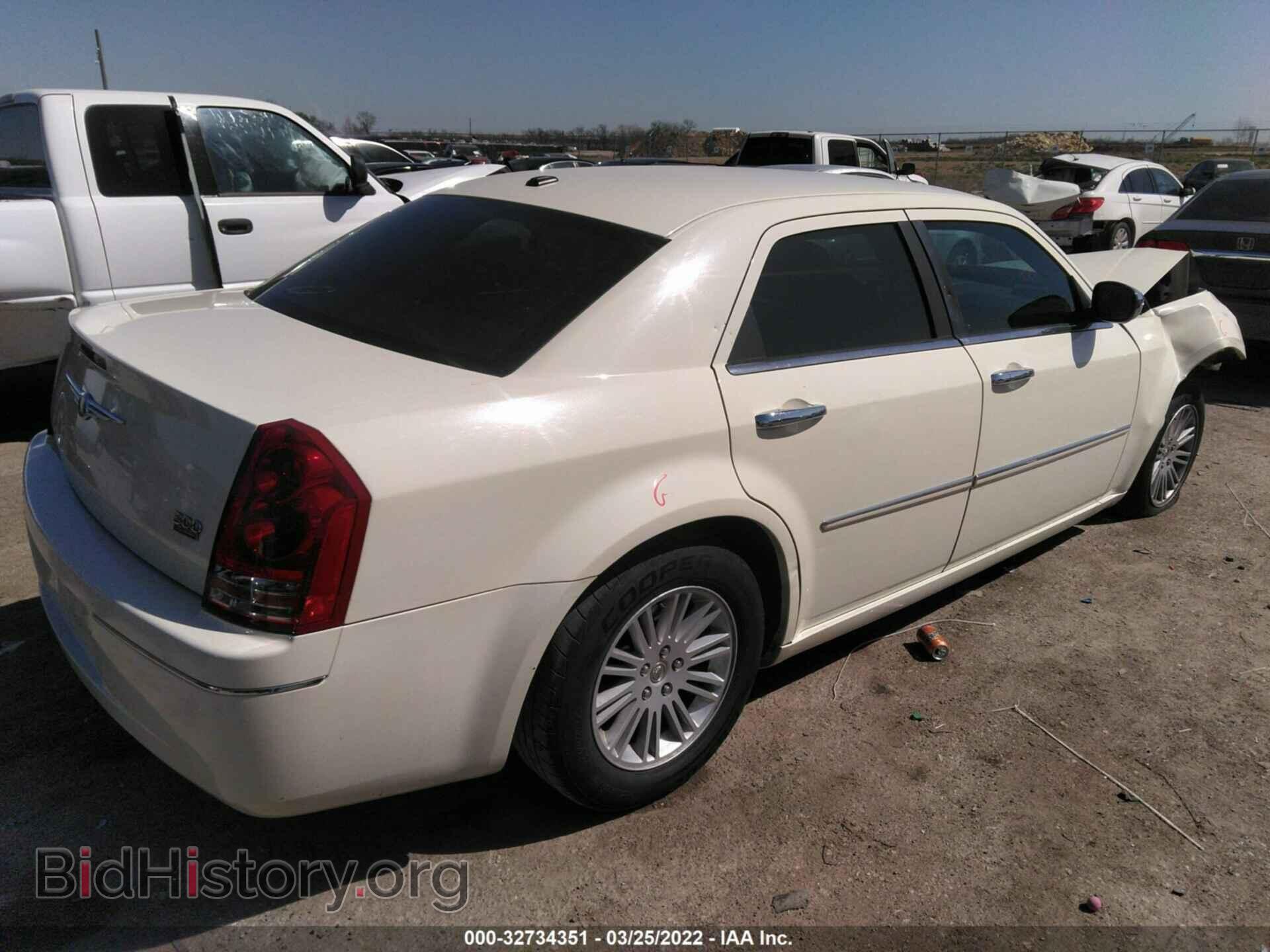 2010 CHRYSLER 300 - VIN: 2C3CA5CV9AH324743 - Фото 4