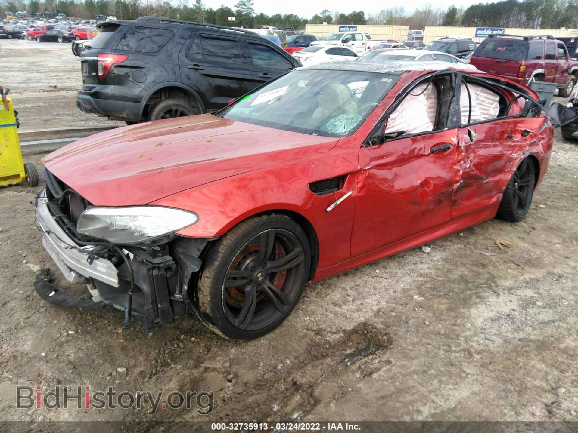 2013 BMW M5 - VIN: WBSFV9C54DC773431 - Фото 2