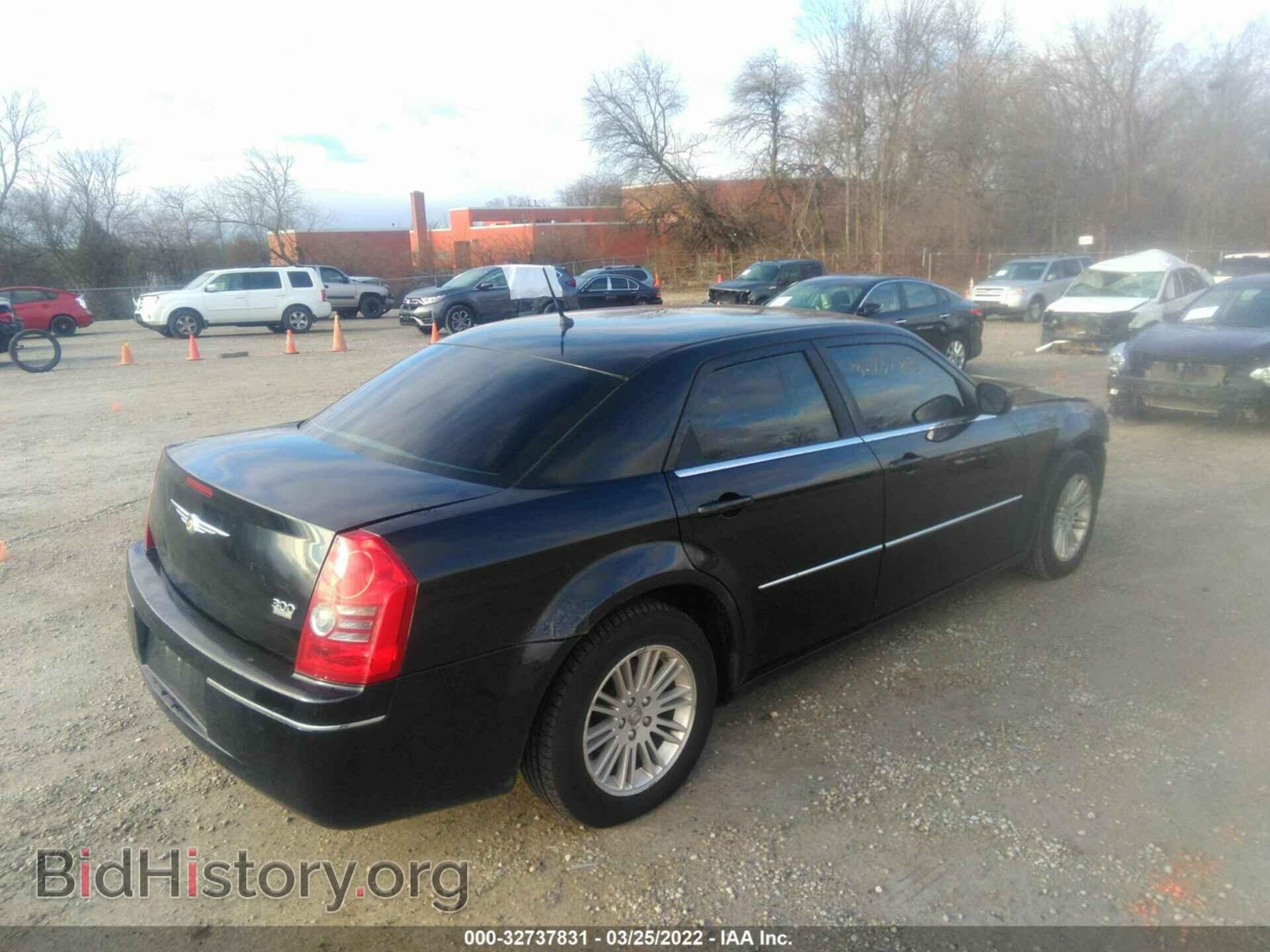 2008 CHRYSLER 300 - VIN: 2C3KA53G78H222901 - Фото 4