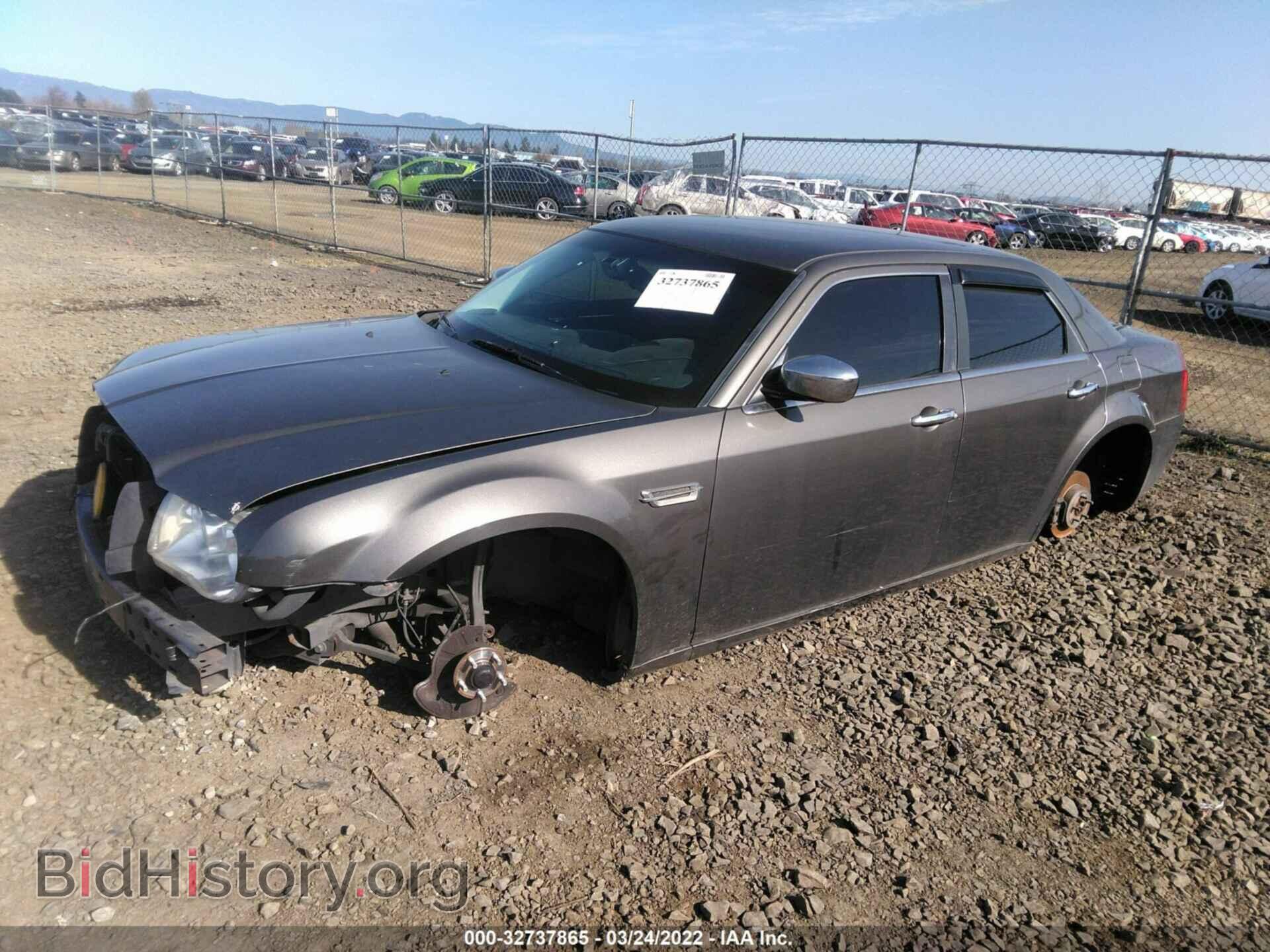 2010 CHRYSLER 300 - VIN: 2C3CA6CT6AH145113 - Фото 2