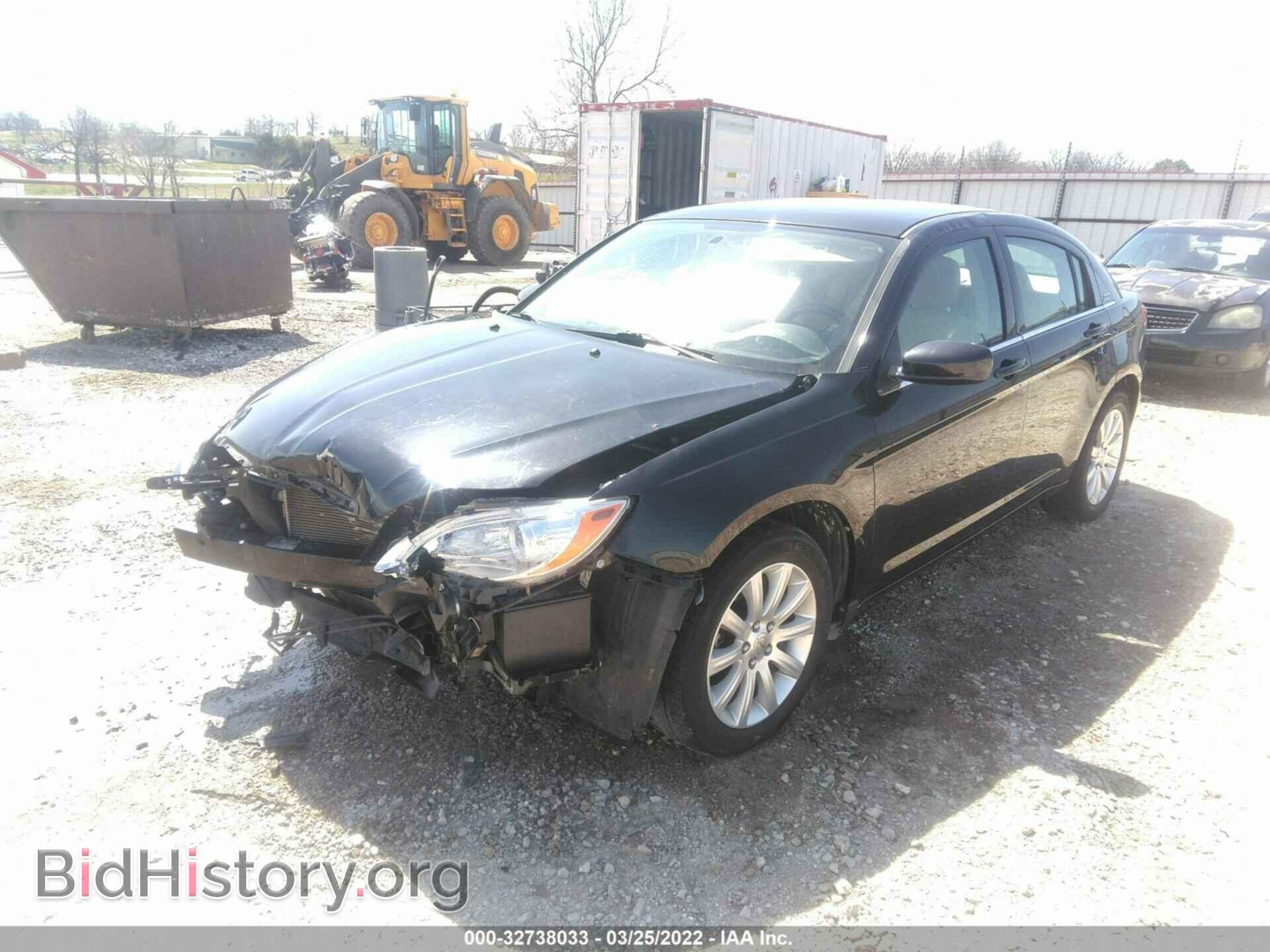2013 CHRYSLER 200 - VIN: 1C3CCBBB7DN629945 - Фото 2