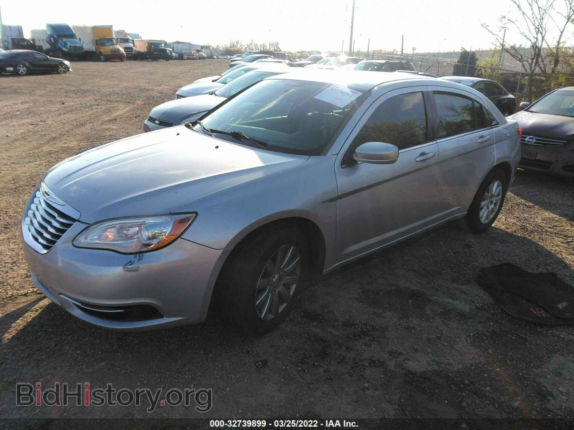 2012 CHRYSLER 200 - VIN: 1C3CCBBB3CN303056 - Photo 2