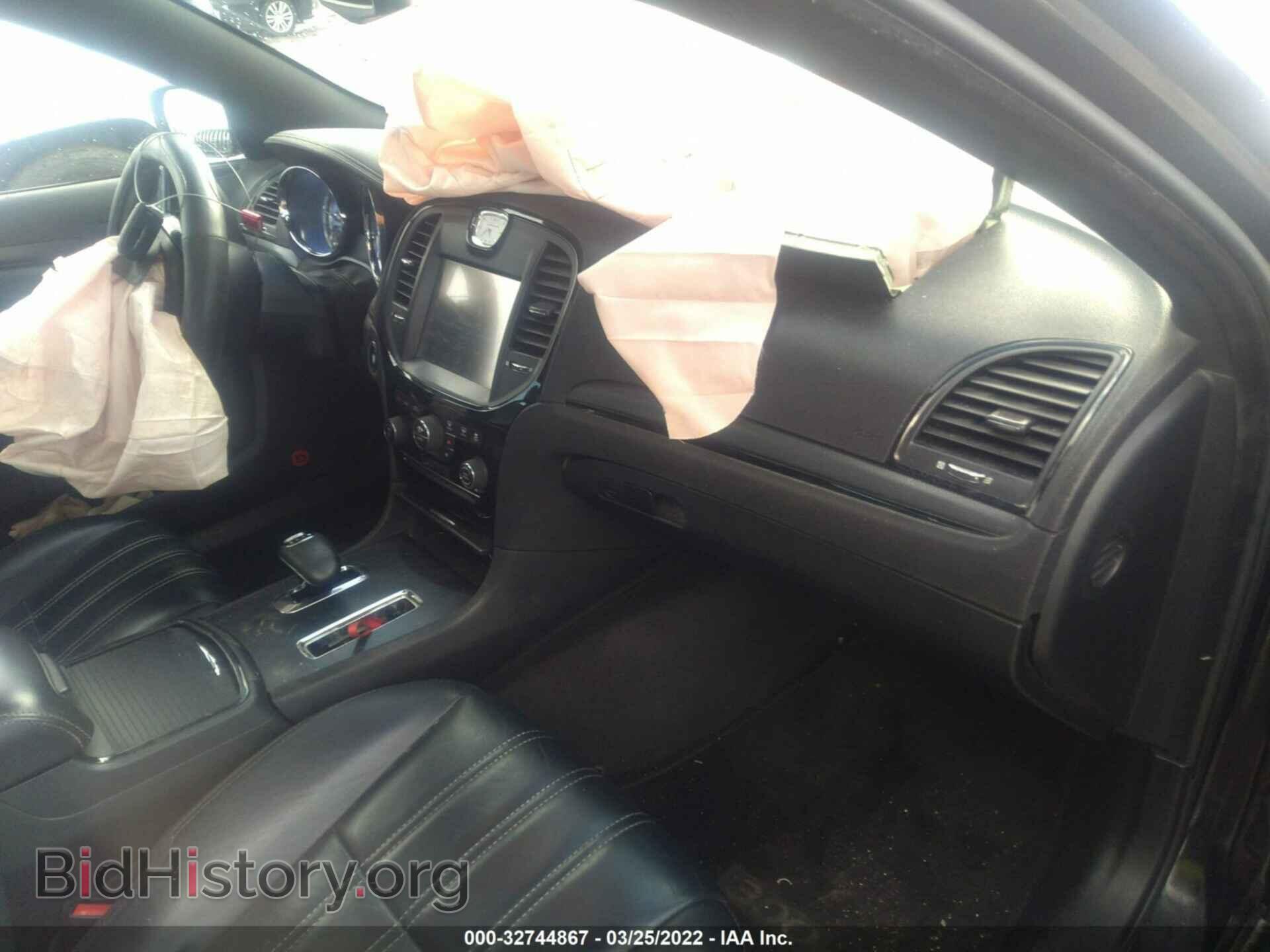 2014 CHRYSLER 300 - VIN: 2C3CCABG9EH272977 - Фото 5