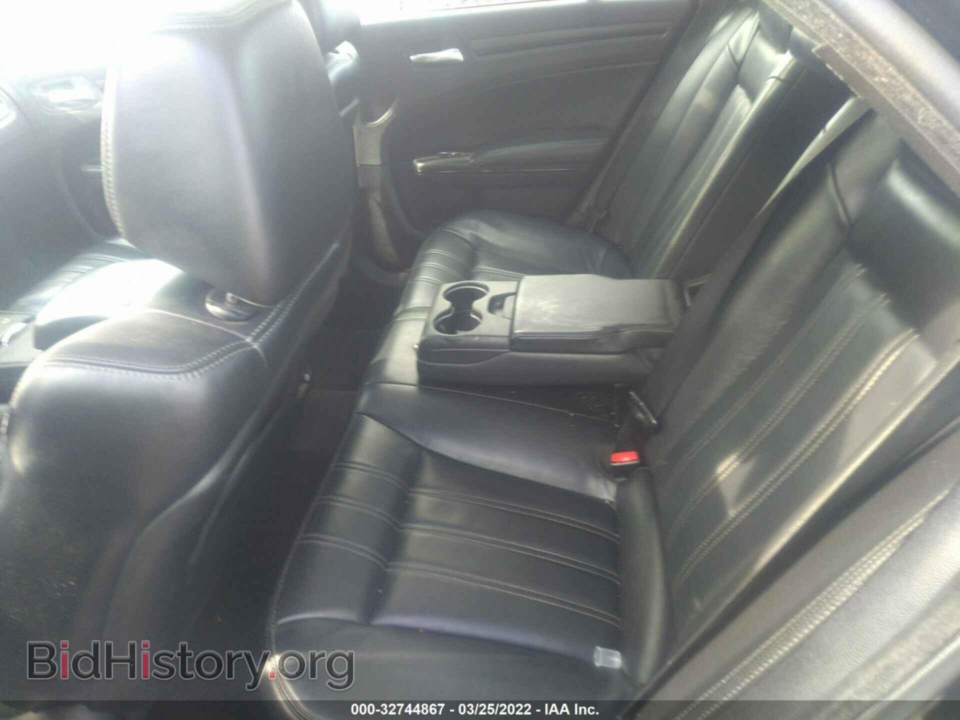 2014 CHRYSLER 300 - VIN: 2C3CCABG9EH272977 - Фото 8