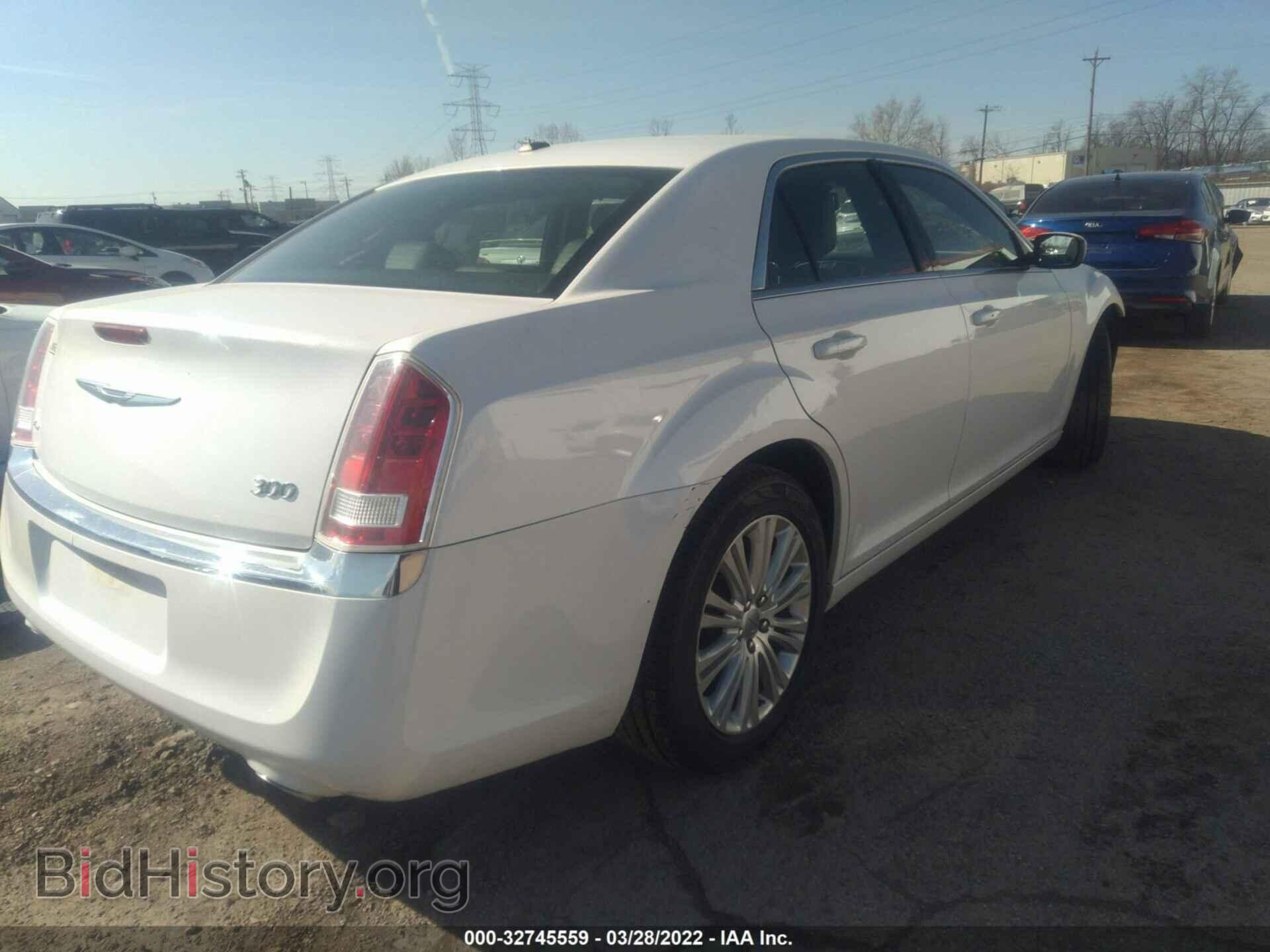 2013 CHRYSLER 300 - VIN: 2C3CCARG4DH528110 - Фото 4