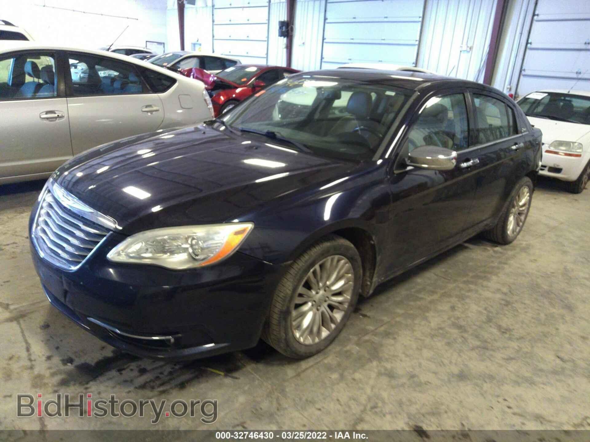 2011 CHRYSLER 200 - VIN: 1C3BC2FB9BN571548 - Photo 2
