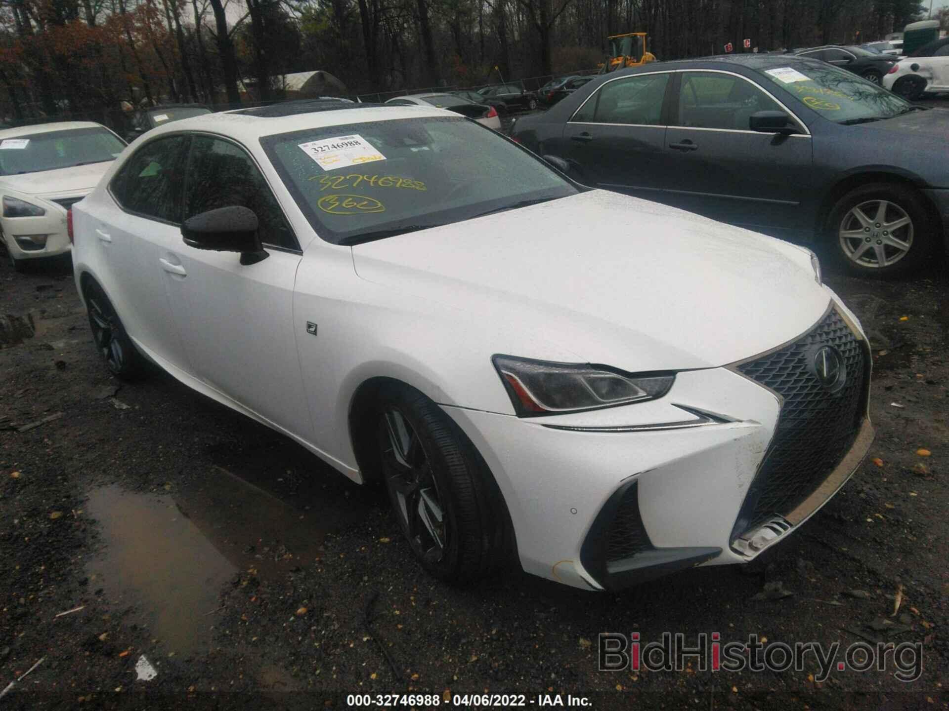 Photo JTHG81F25L5041901 - LEXUS IS 2020