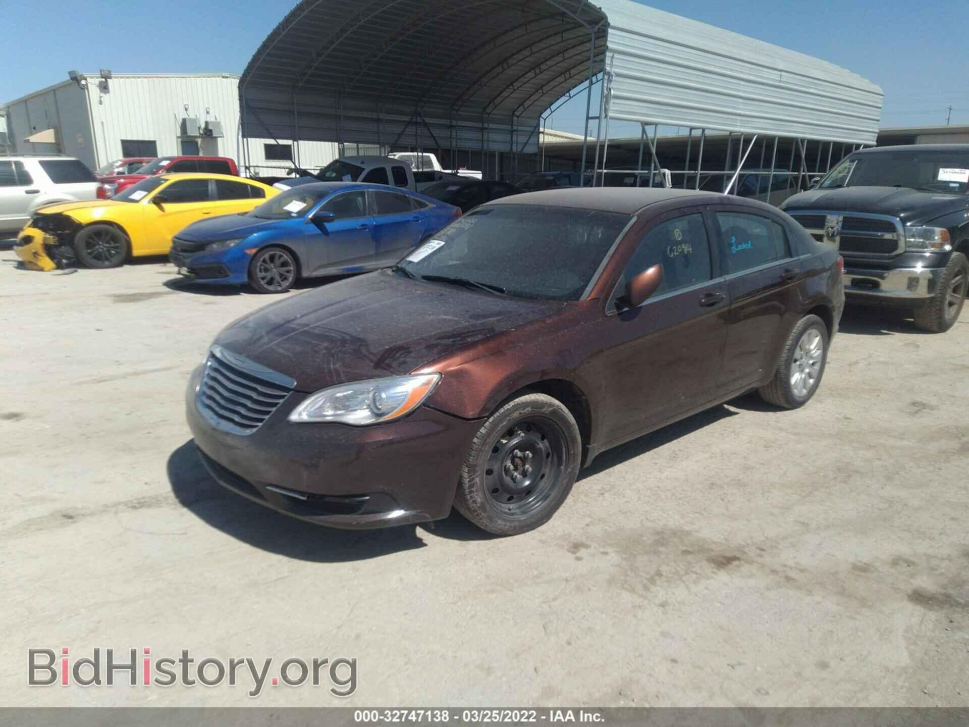 2013 CHRYSLER 200 - VIN: 1C3CCBAB4DN620914 - Фото 2