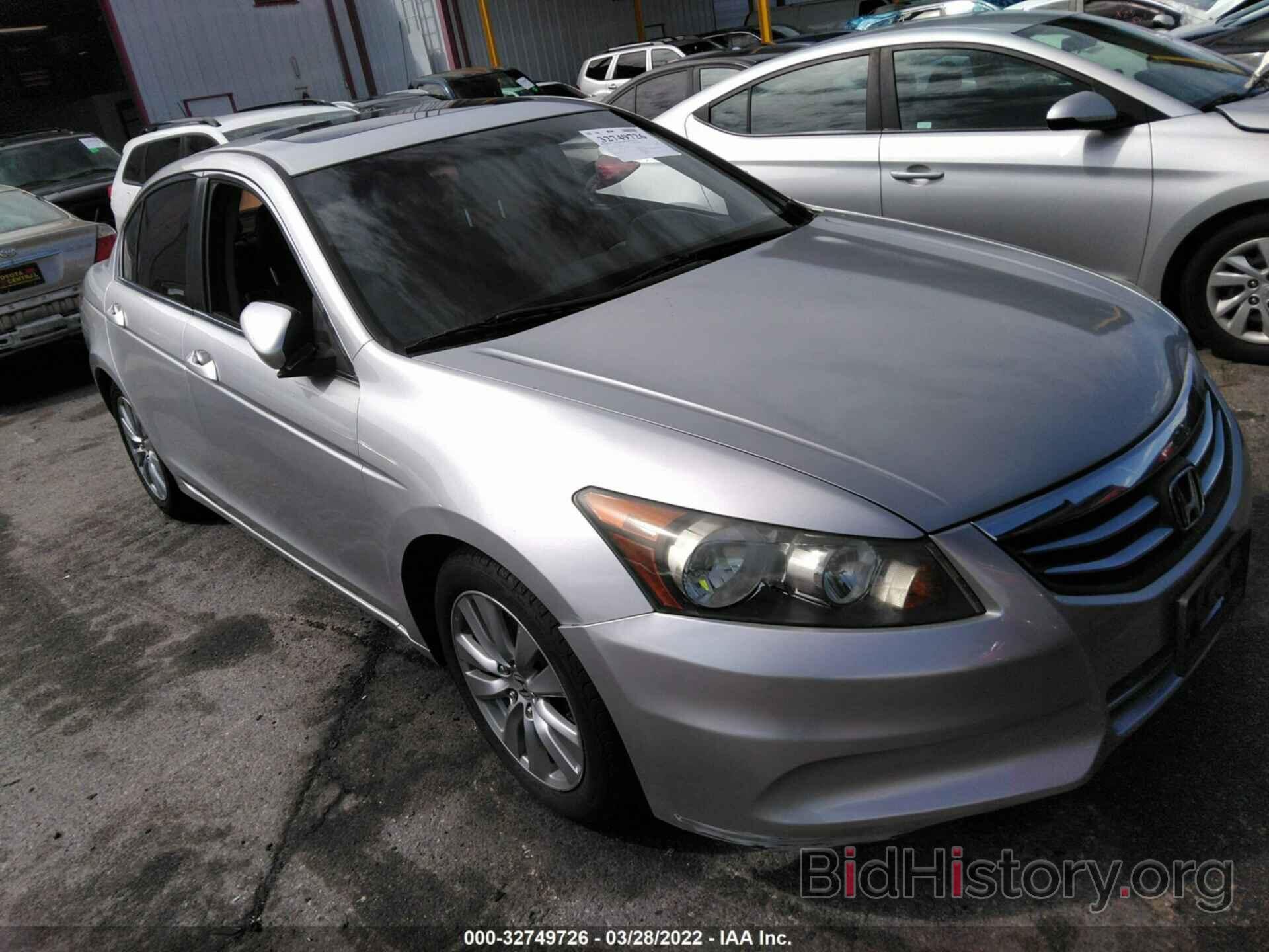 Photo 1HGCP2F84CA144104 - HONDA ACCORD SDN 2012