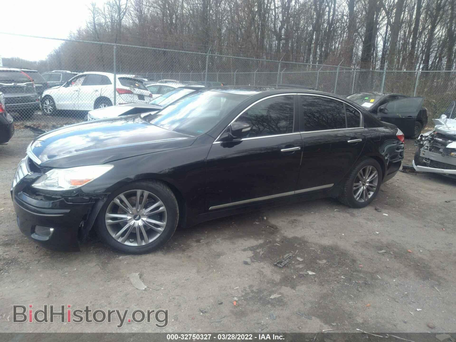 2011 HYUNDAI GENESIS - VIN: KMHGC4DF9BU127168 - Фото 2