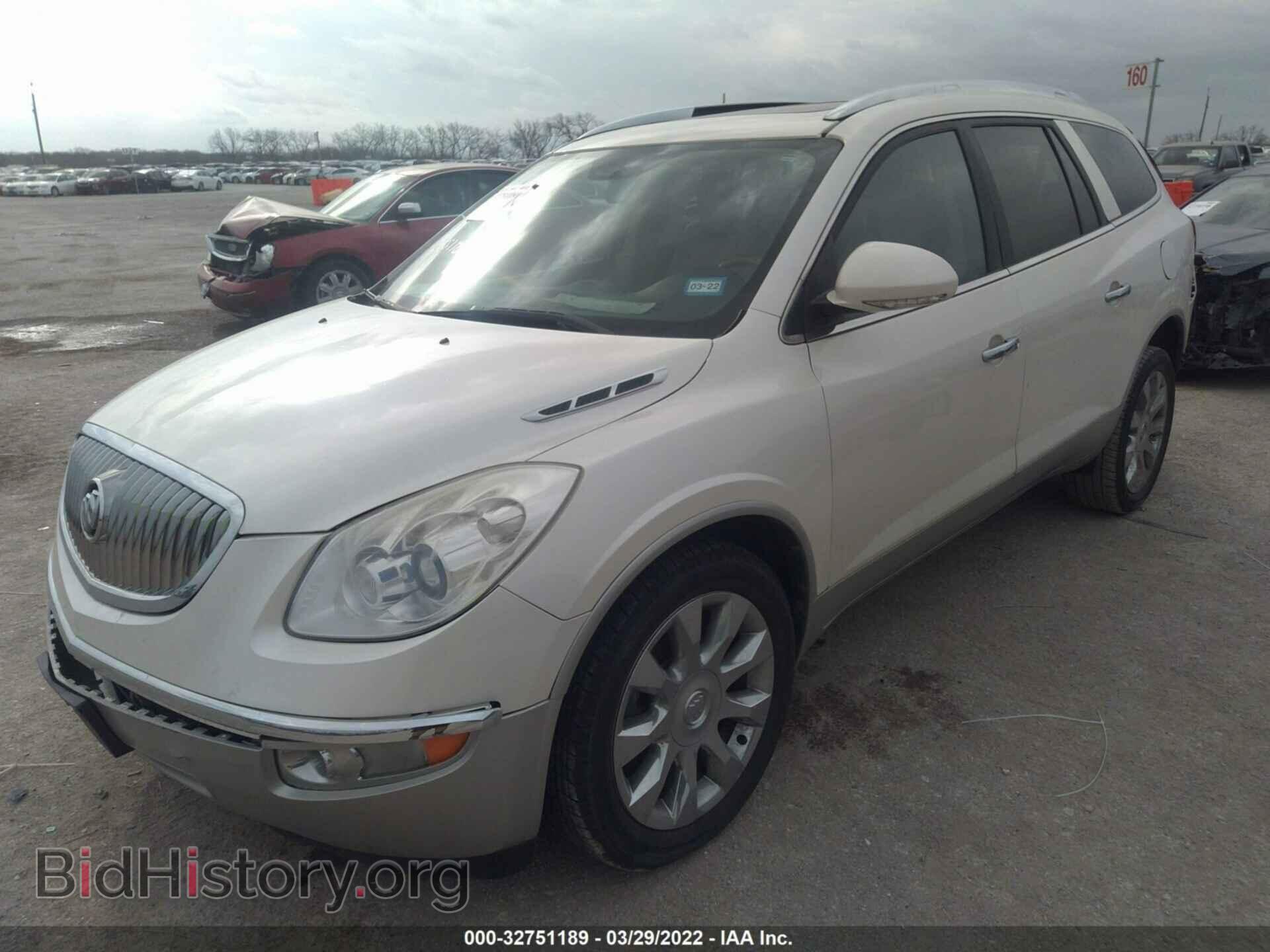 2011 BUICK ENCLAVE - VIN: 5GAKRCED8BJ125449 - Фото 2