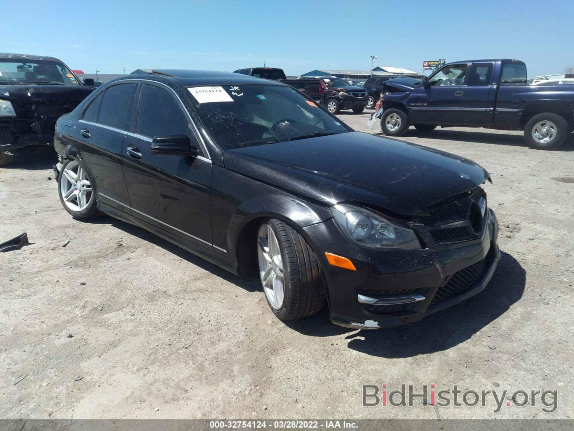 Photo WDDGF8AB0EG204006 - MERCEDES-BENZ C-CLASS 2014