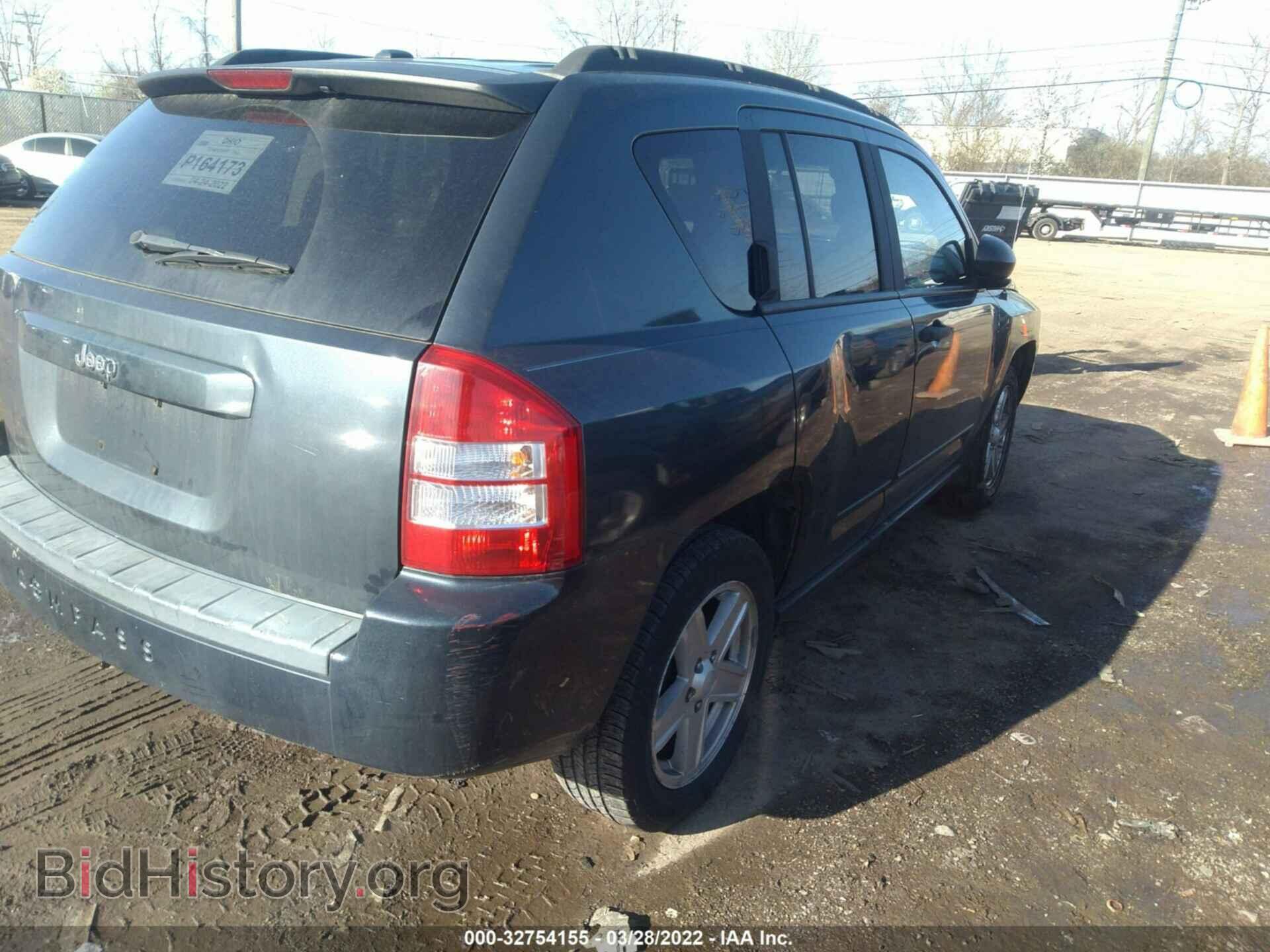 2008 JEEP COMPASS - VIN: 1J8FT47028D728141 - Фото 4