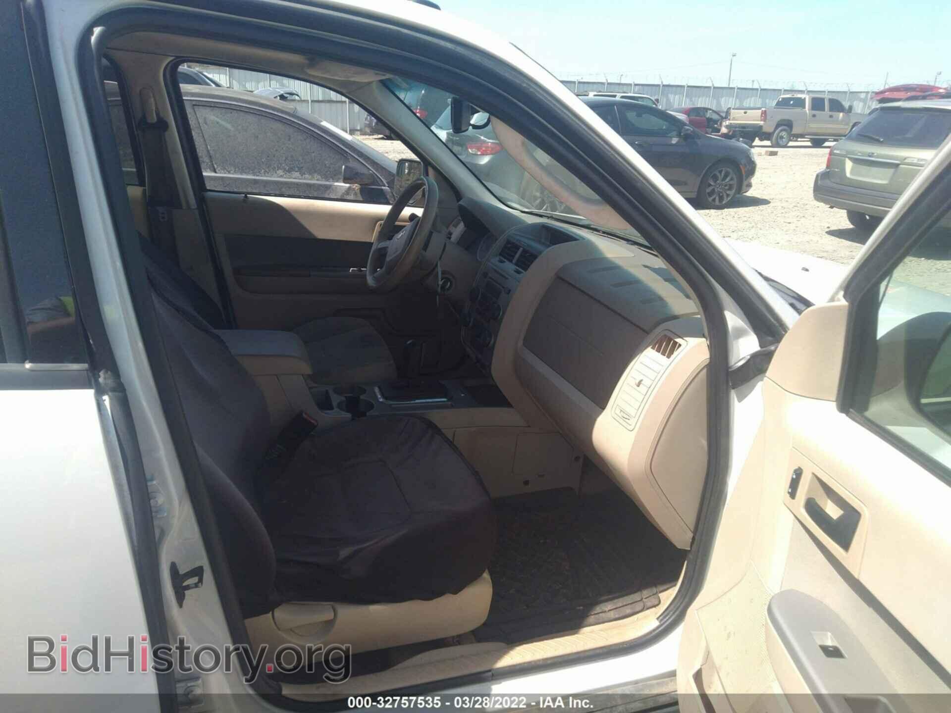 2011 FORD ESCAPE - VIN: 1FMCU0D70BKC35641 - Фото 5
