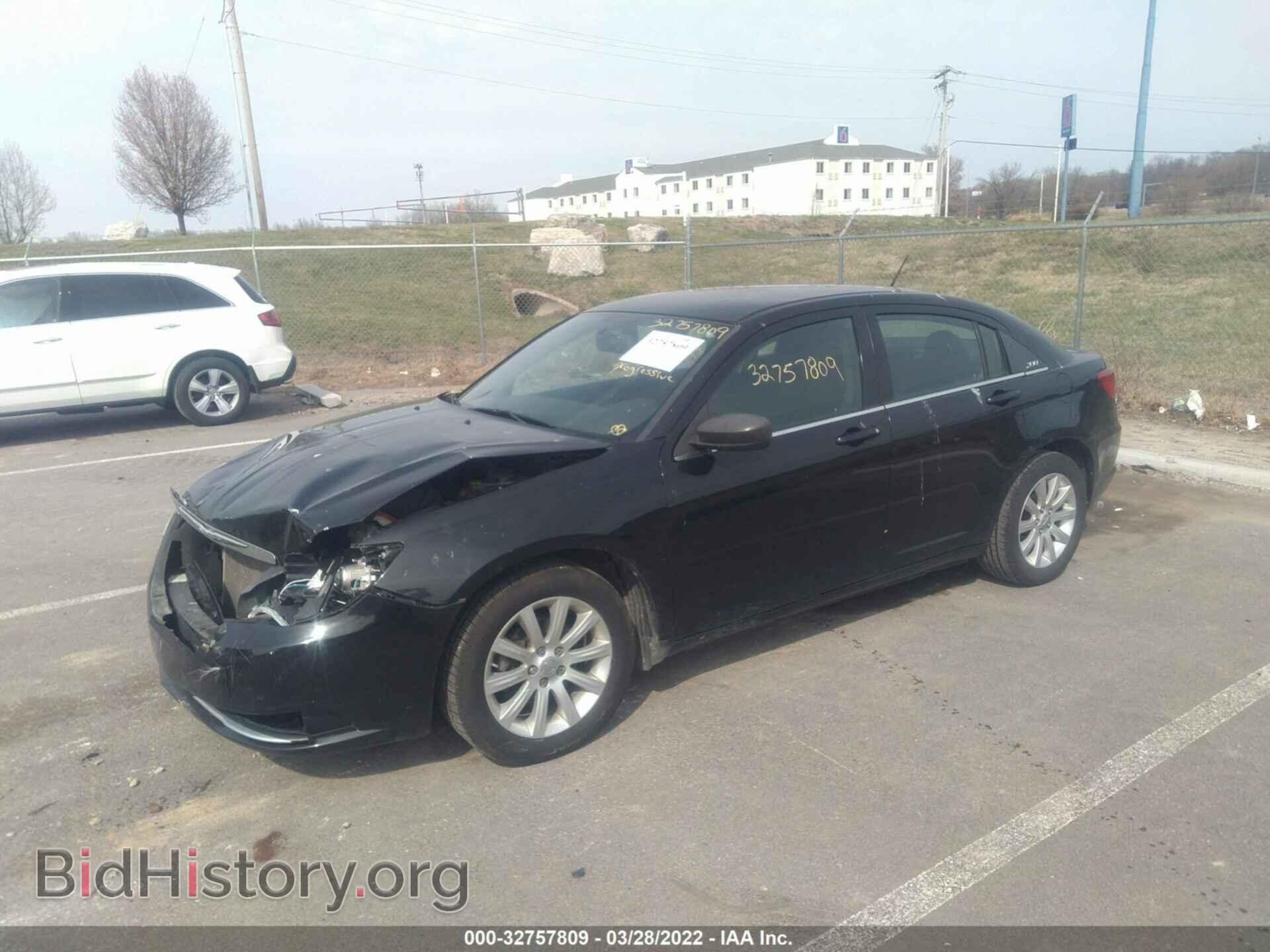 2013 CHRYSLER 200 - VIN: 1C3CCBBB2DN702073 - Фото 2