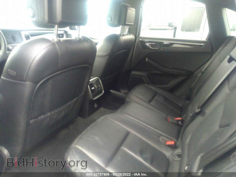2017 Porsche MACAN (VIN WP1AA2A52HLB82493) — photo 8 of 12