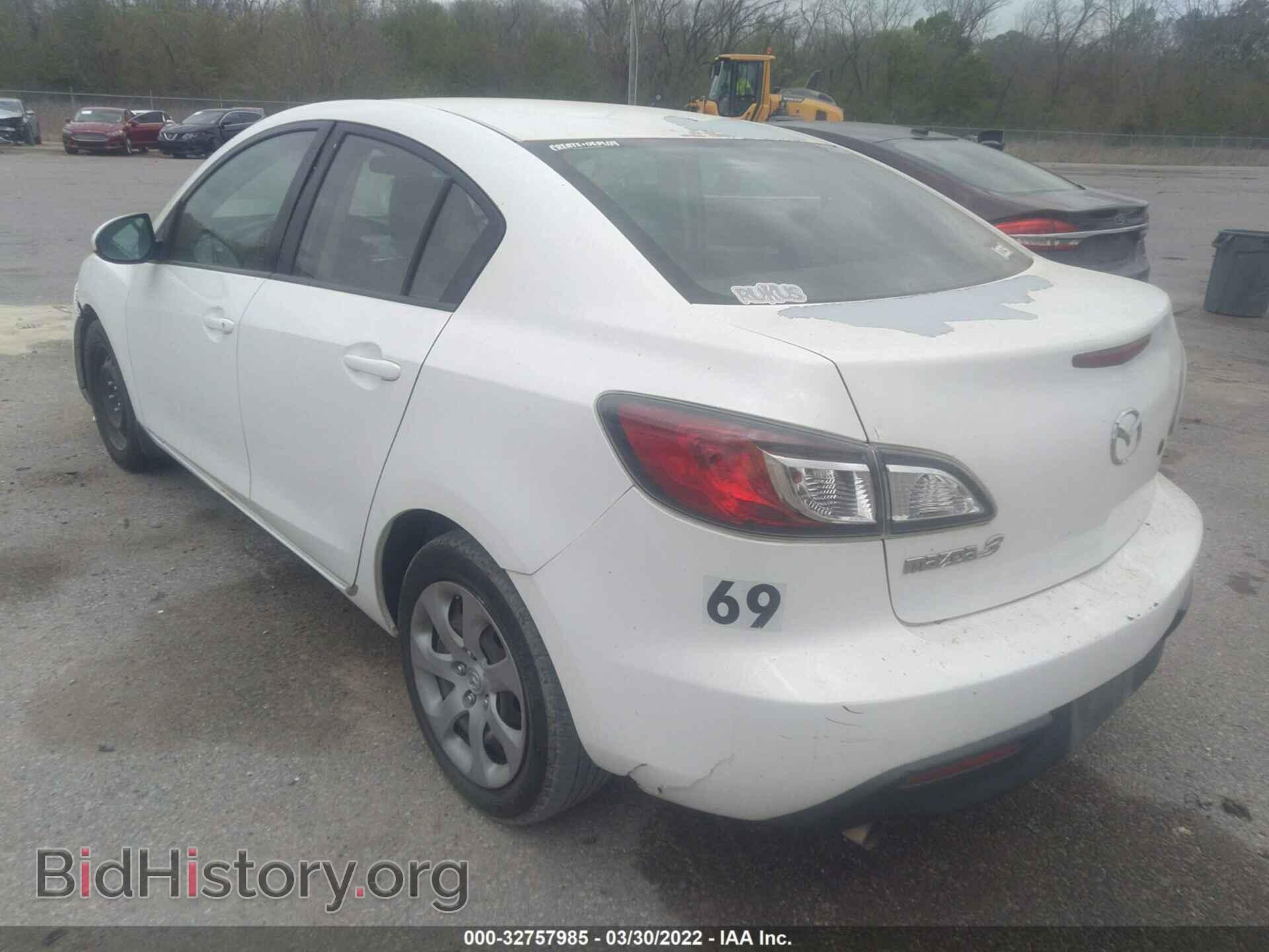 2011 MAZDA MAZDA3 - VIN: JM1BL1UF3B1460464 - Фото 3