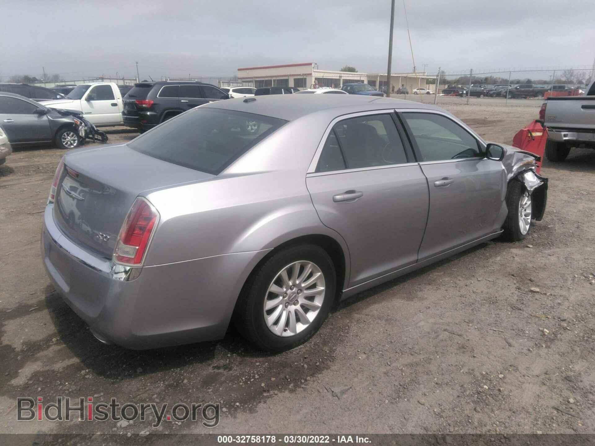 2014 CHRYSLER 300 - VIN: 2C3CCAAG3EH169703 - Фото 4