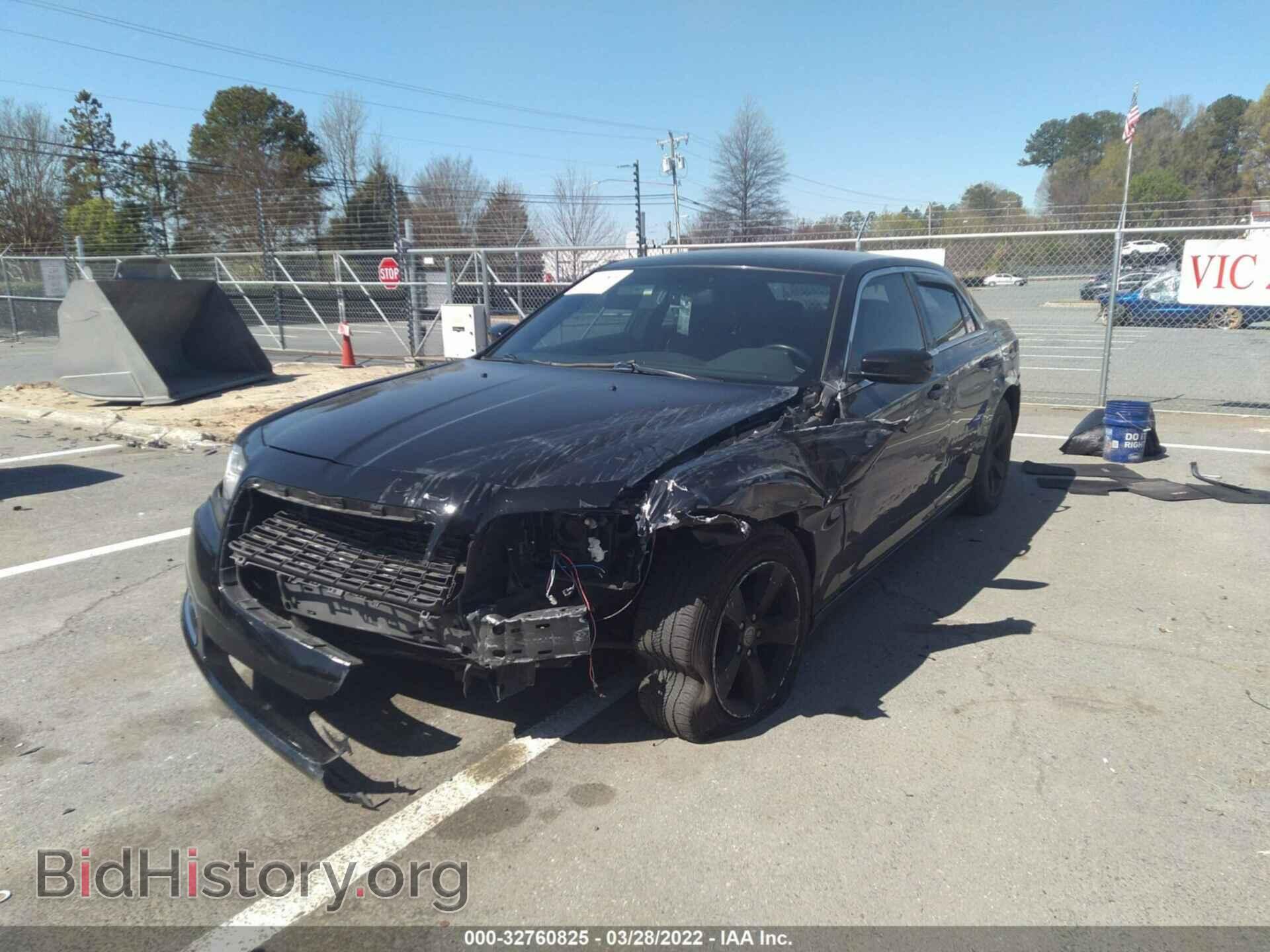 2014 CHRYSLER 300 - VIN: 2C3CCAAG6EH132533 - Фото 2