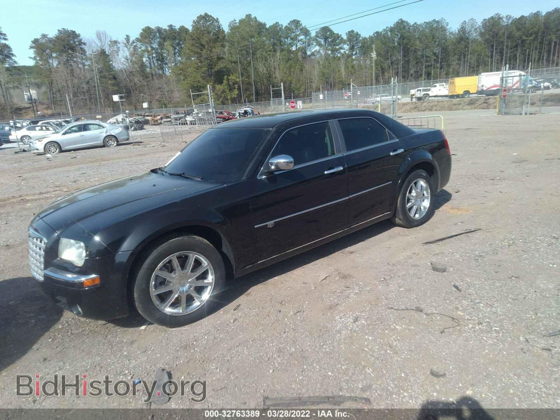 2010 CHRYSLER 300 - VIN: 2C3CK6CT9AH170147 - Фото 2