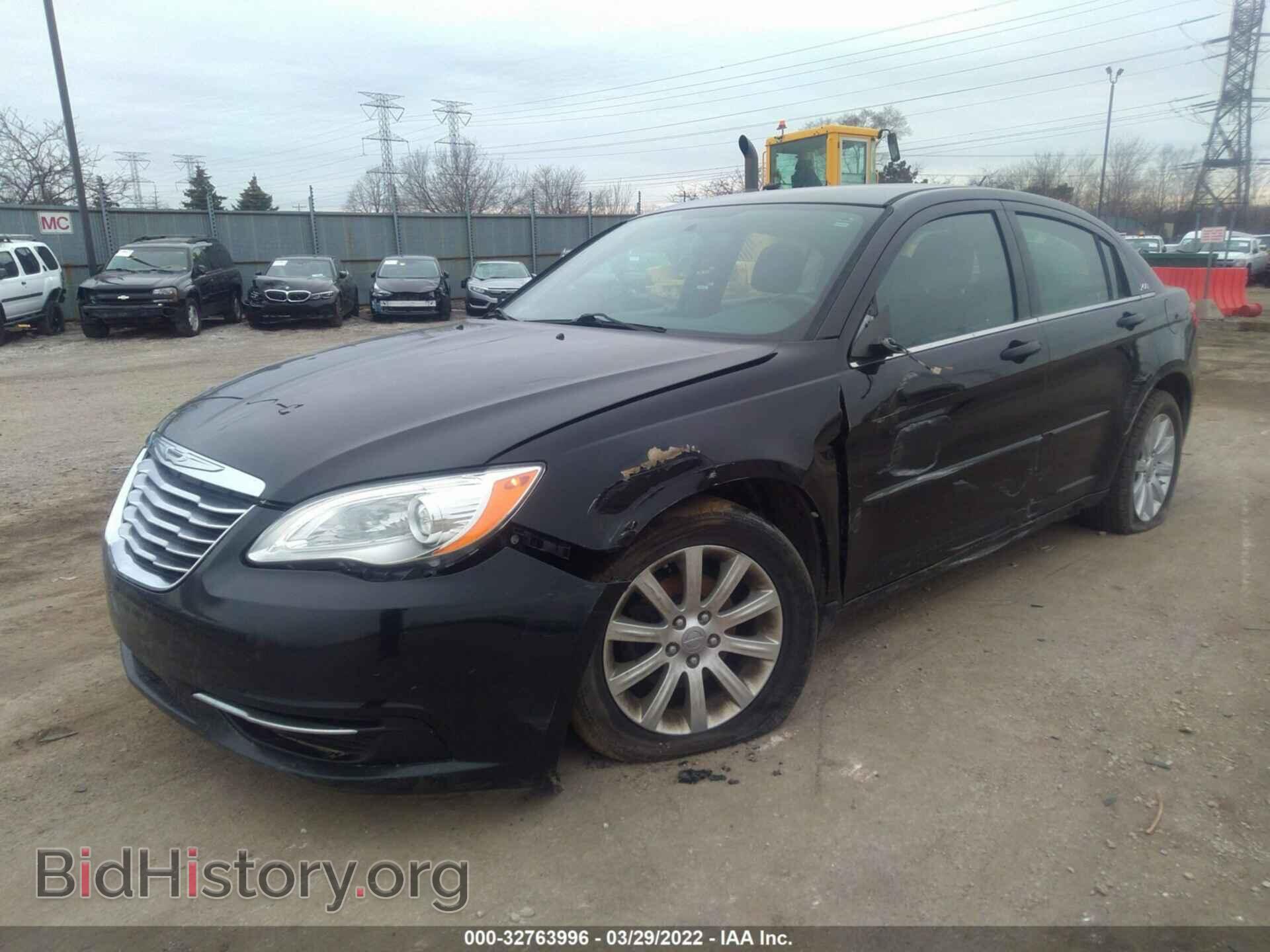 2013 CHRYSLER 200 - VIN: 1C3CCBBG3DN660184 - Фото 2