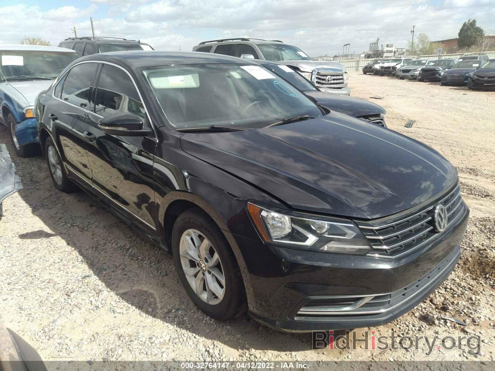 Photo 1VWAT7A3XHC017313 - VOLKSWAGEN PASSAT 2017