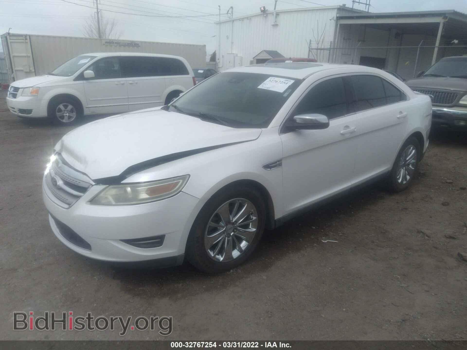 2010 FORD TAURUS - VIN: 1FAHP2FW8AG163421 - Фото 2