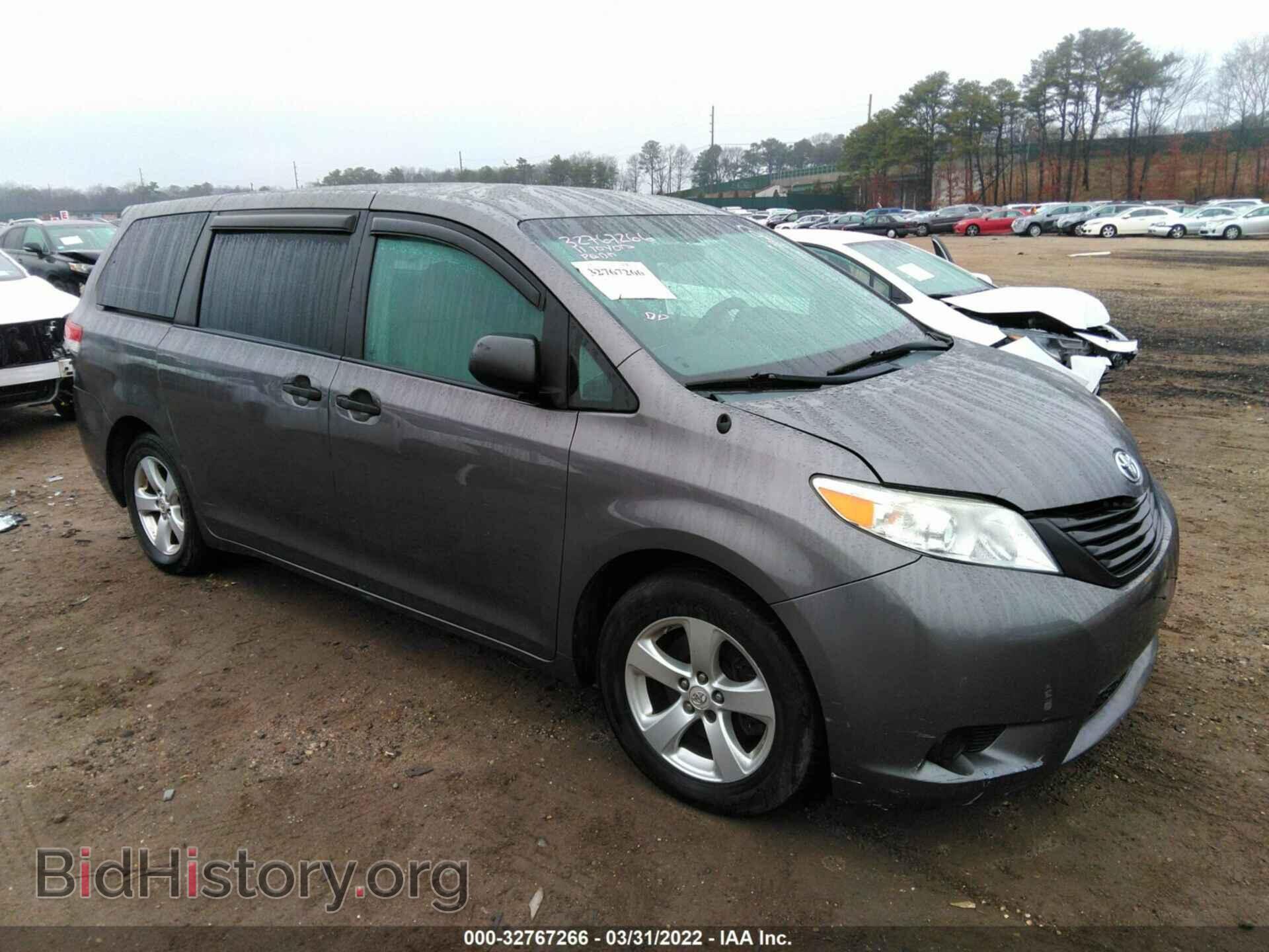 Фотография 5TDZK3DC8BS124458 - TOYOTA SIENNA 2011