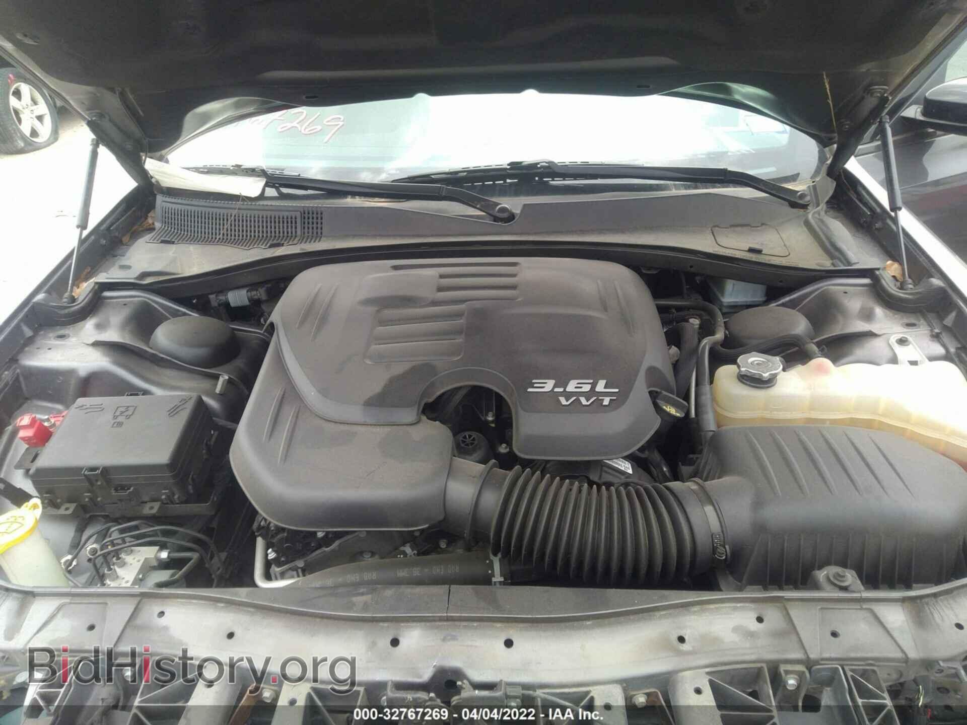 2019 CHRYSLER 300 - VIN: 2C3CCARG2KH560471 - Фото 10