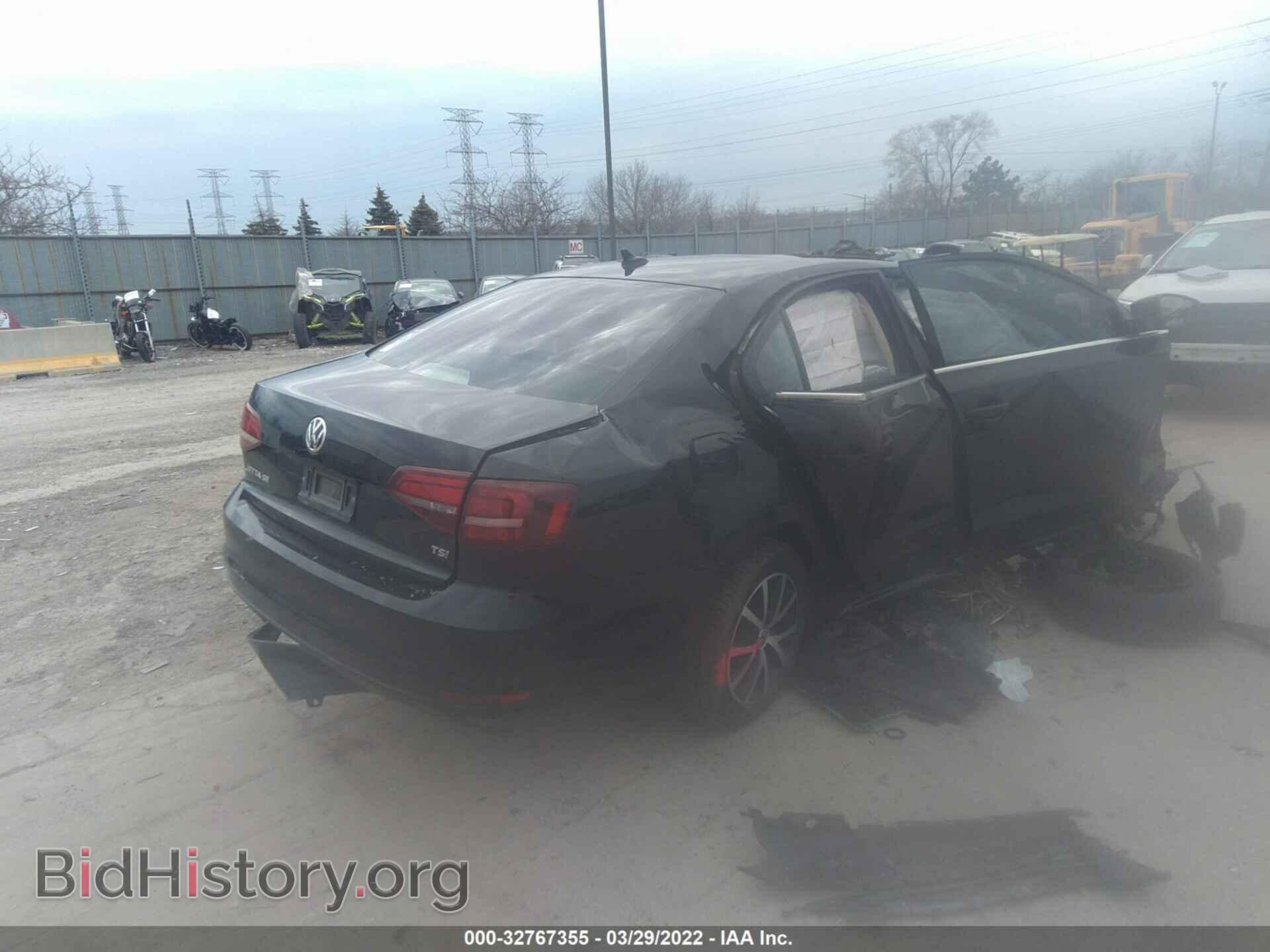 2017 VOLKSWAGEN JETTA - VIN: 3VWDB7AJ0HM383486 - Фото 4