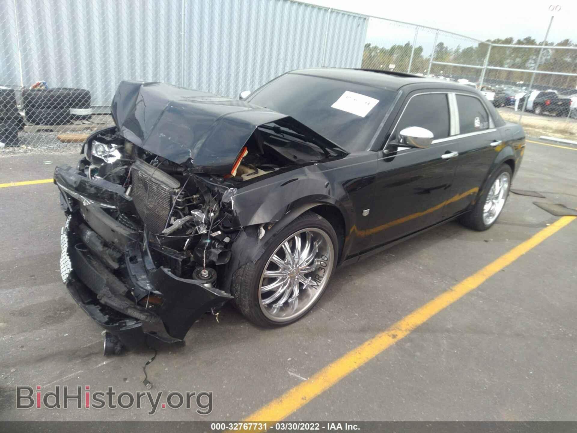 2010 CHRYSLER 300 - VIN: 2C3CA2CV1AH330972 - Фото 2