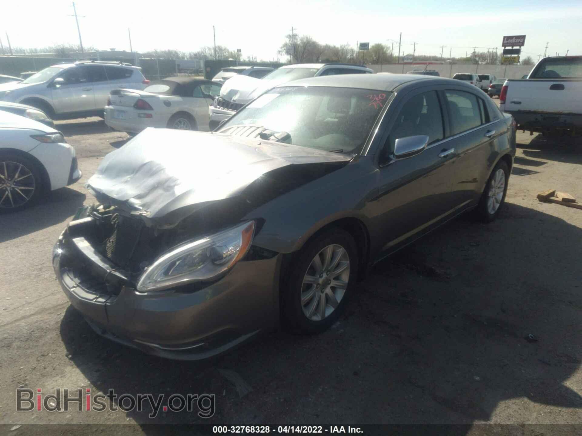 2013 CHRYSLER 200 - VIN: 1C3CCBCG6DN528101 - Фото 2