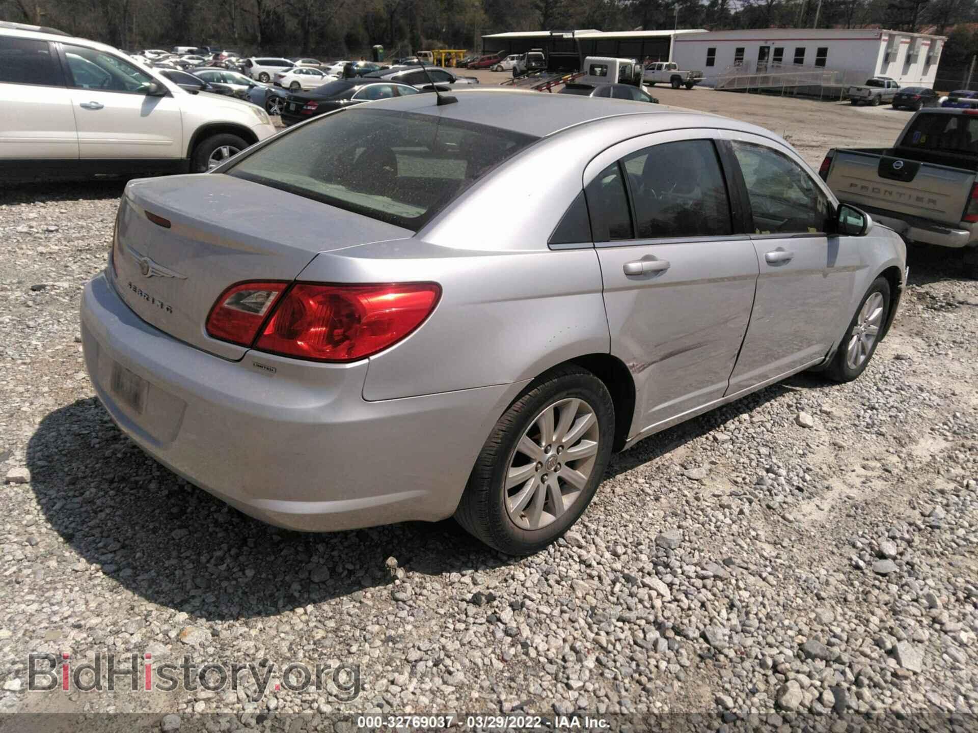 2010 CHRYSLER SEBRING - VIN: 1C3CC5FB1AN207743 - Фото 4