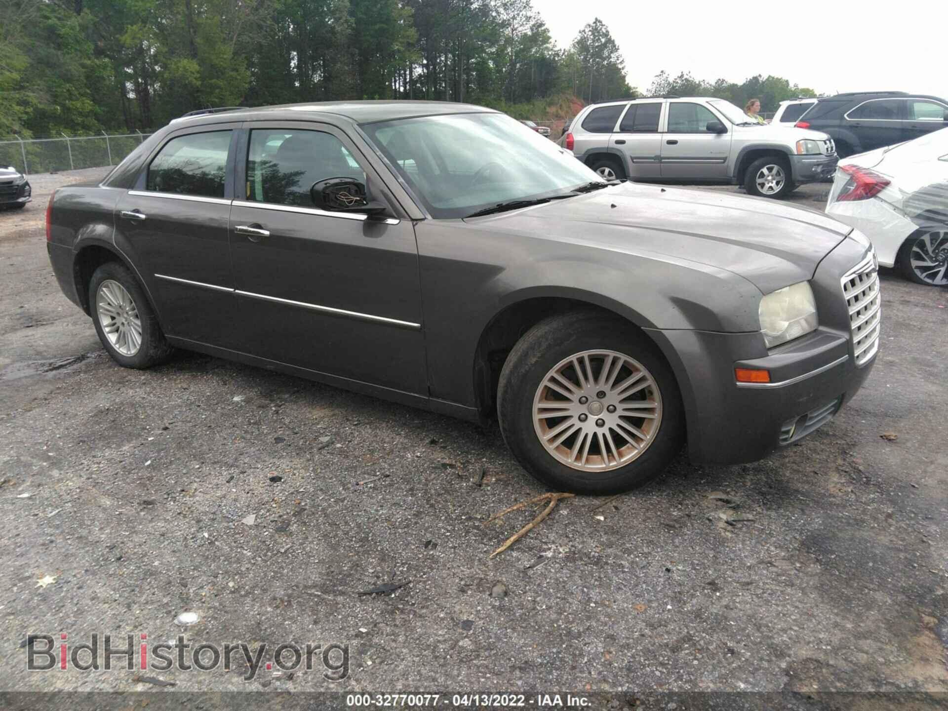 Photo 2C3CA5CV3AH212892 - CHRYSLER 300 2010