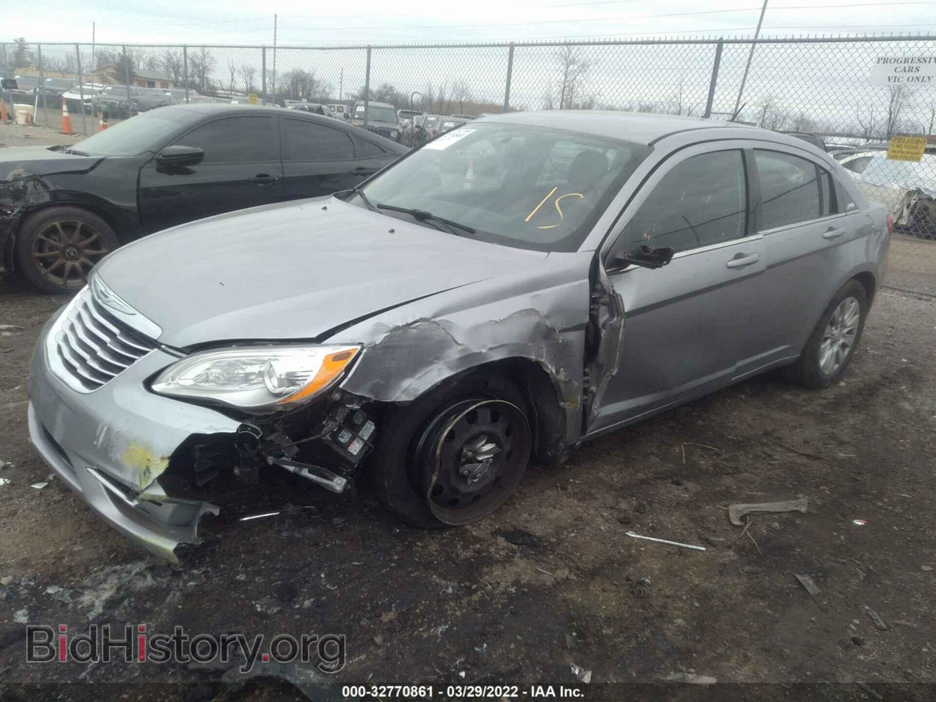 2013 CHRYSLER 200 - VIN: 1C3CCBAB6DN735904 - Фото 2