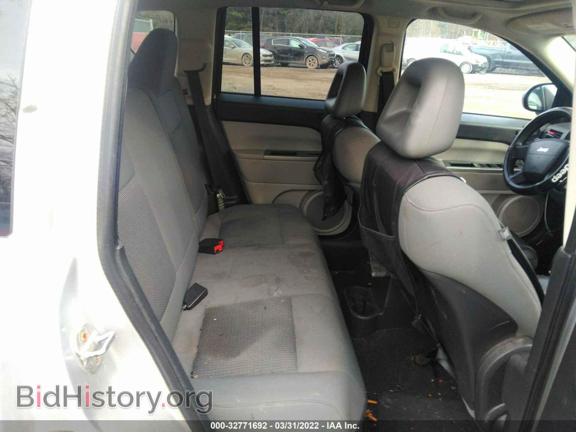2007 JEEP COMPASS - VIN: 1J8FF47W07D377370 - Фото 8