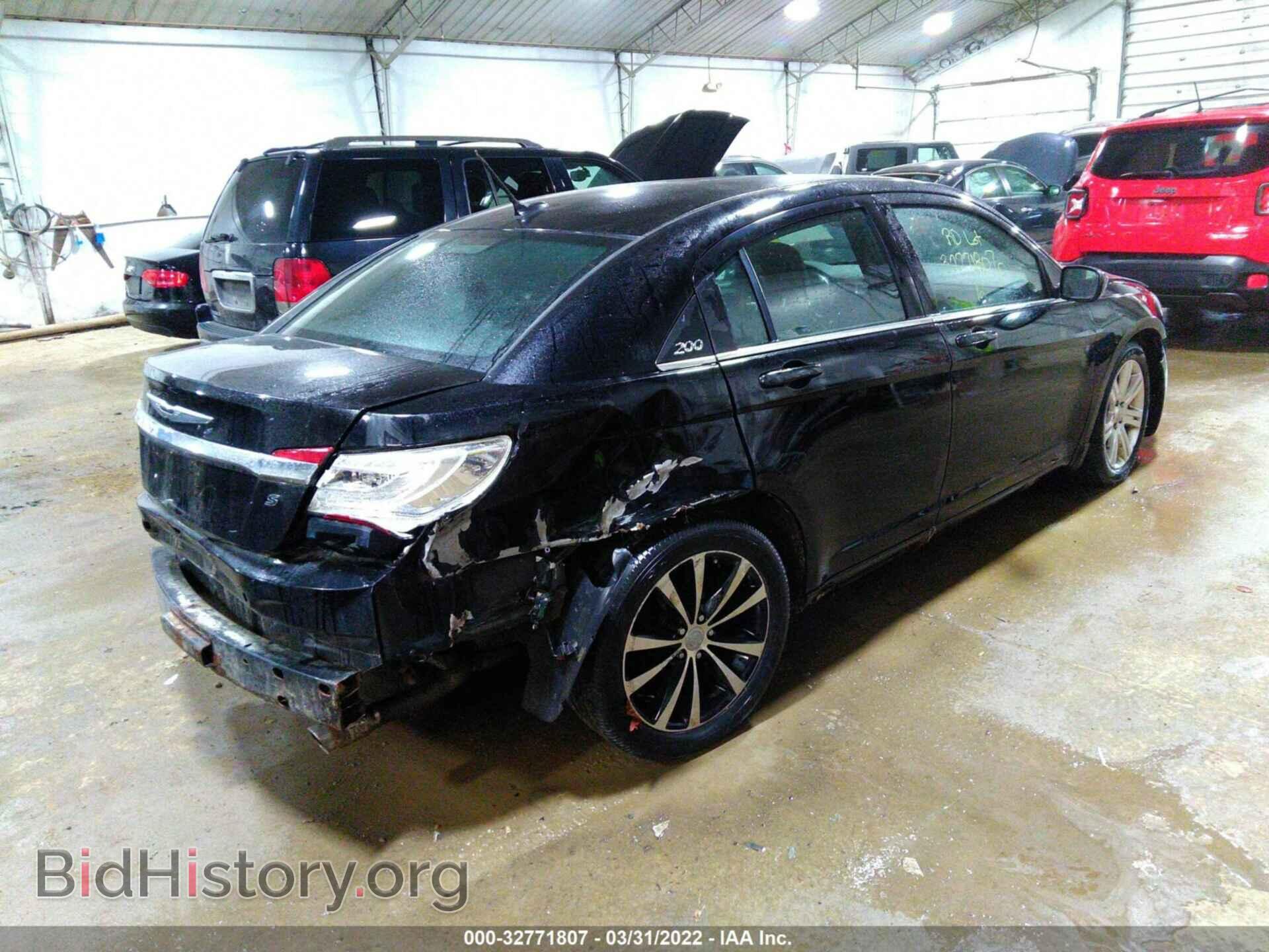 2012 CHRYSLER 200 - VIN: 1C3CCBHG5CN139974 - Фото 4