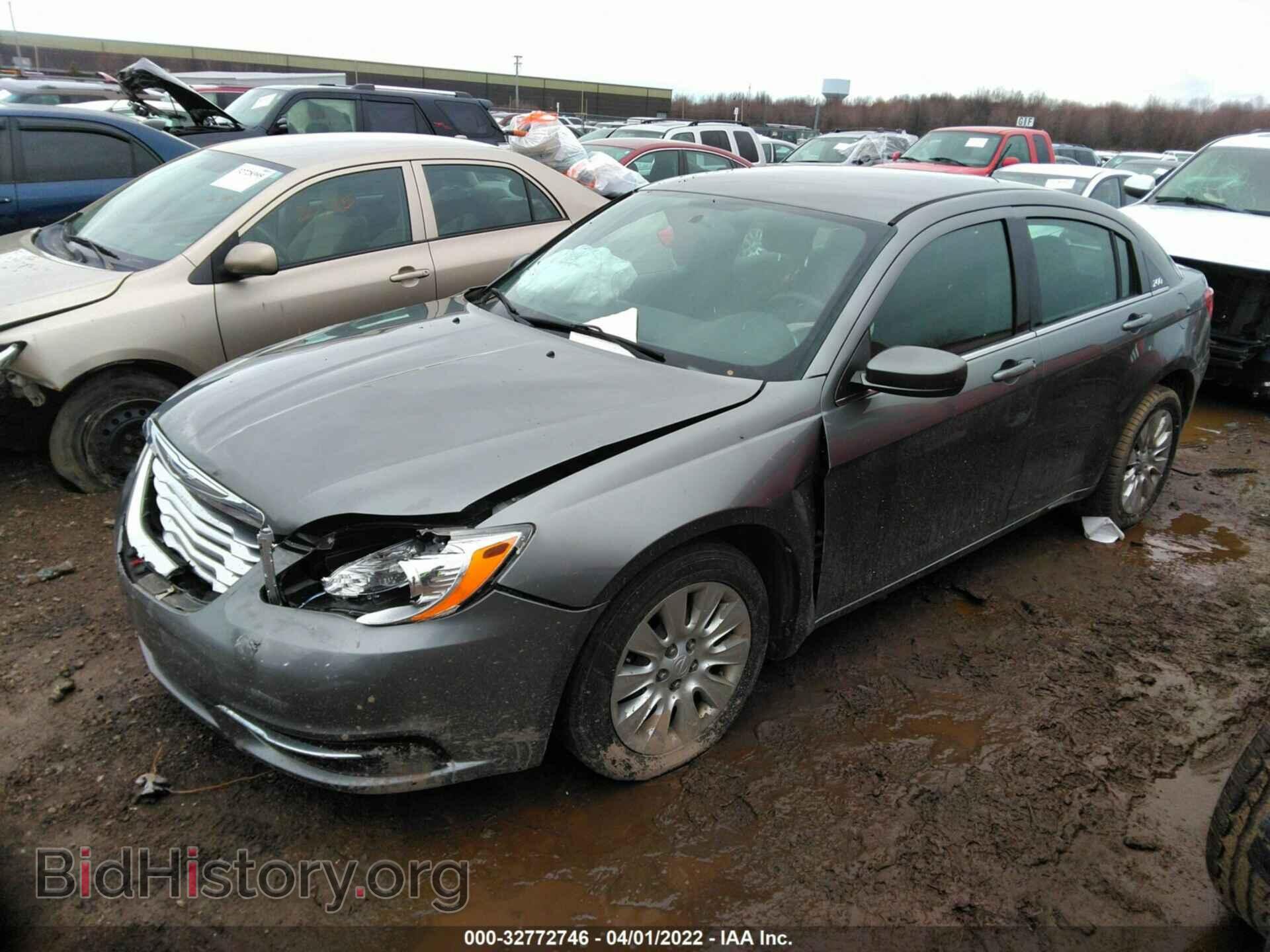 2013 CHRYSLER 200 - VIN: 1C3CCBAB0DN735056 - Фото 2