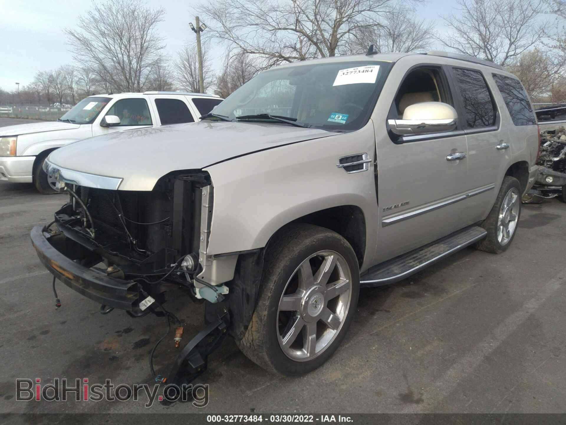2011 CADILLAC ESCALADE - VIN: 1GYS4BEF7BR207323 - Фото 2