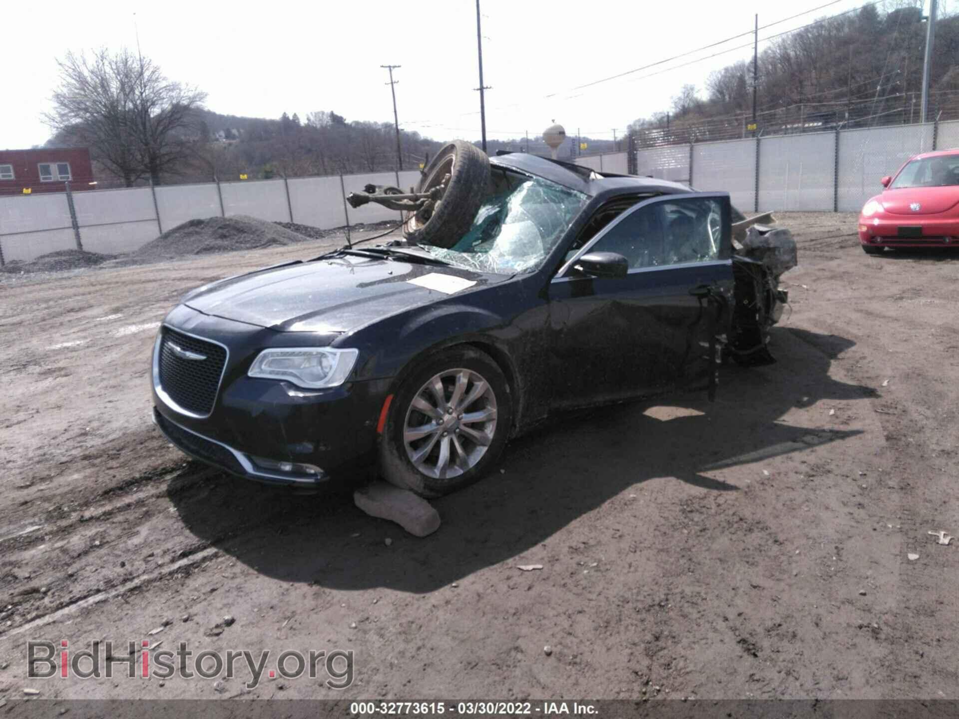2017 CHRYSLER 300 - VIN: 2C3CCARG6HH655656 - Фото 2