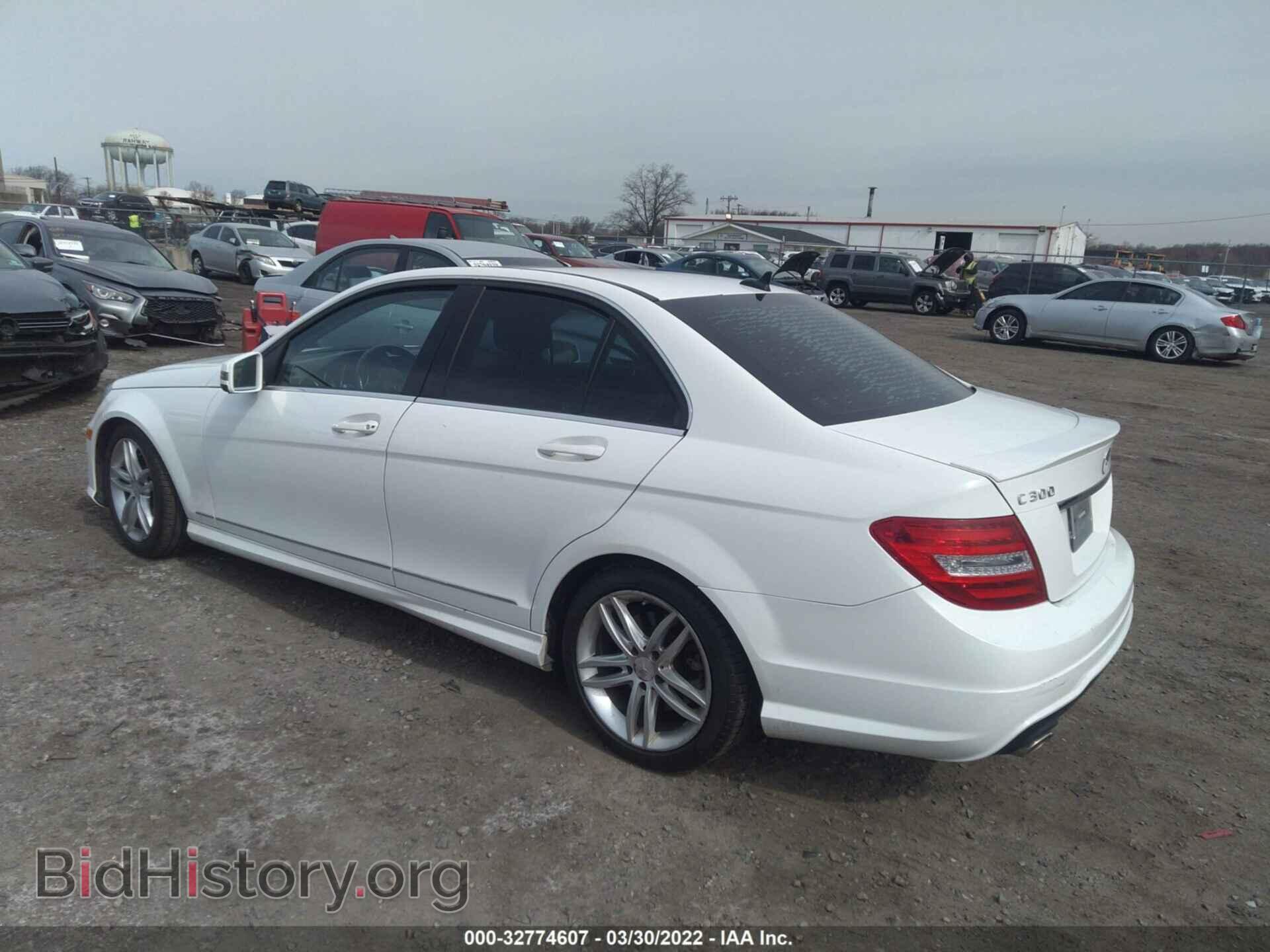2013 MERCEDES-BENZ C-CLASS - VIN: WDDGF8AB3DR266258 - Фото 3