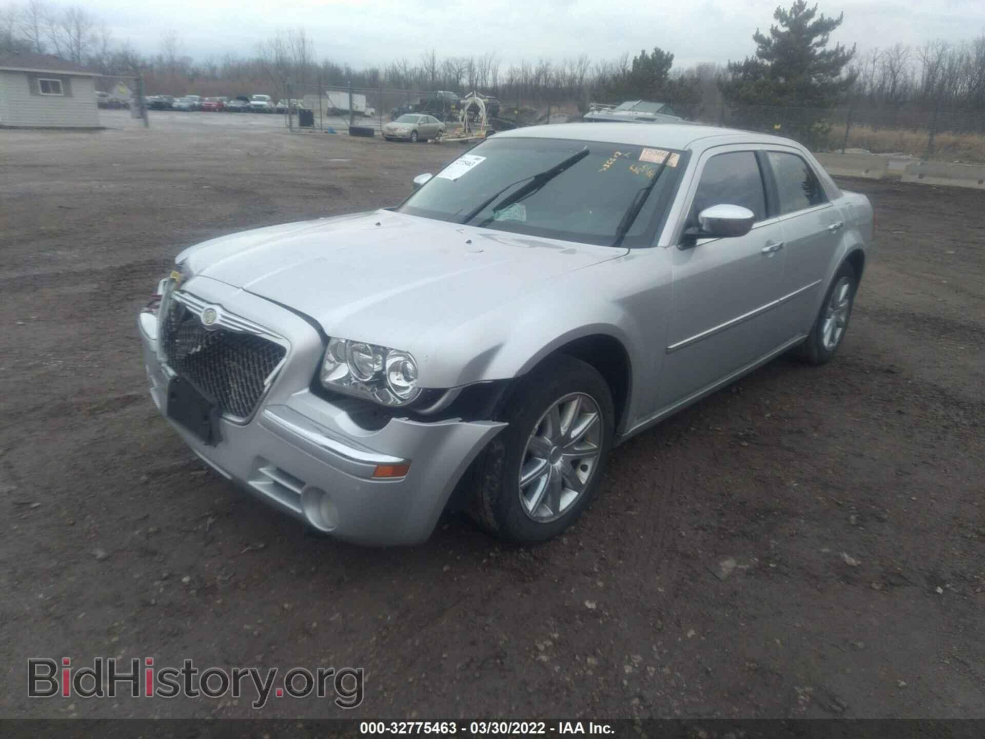 2010 CHRYSLER 300 - VIN: 2C3CA3CV4AH206023 - Фото 2