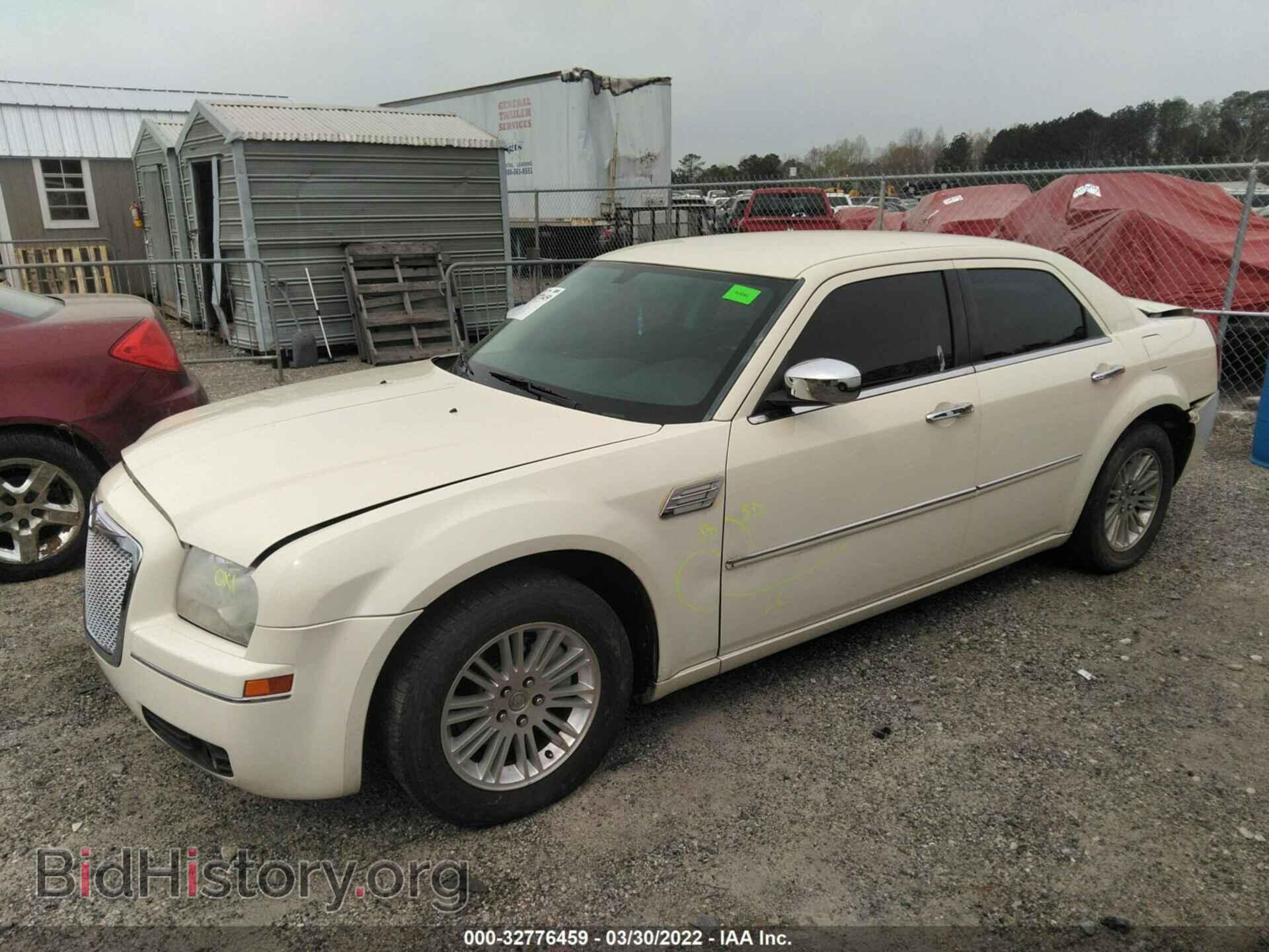 2010 CHRYSLER 300 - VIN: 2C3CA5CV8AH309098 - Фото 2