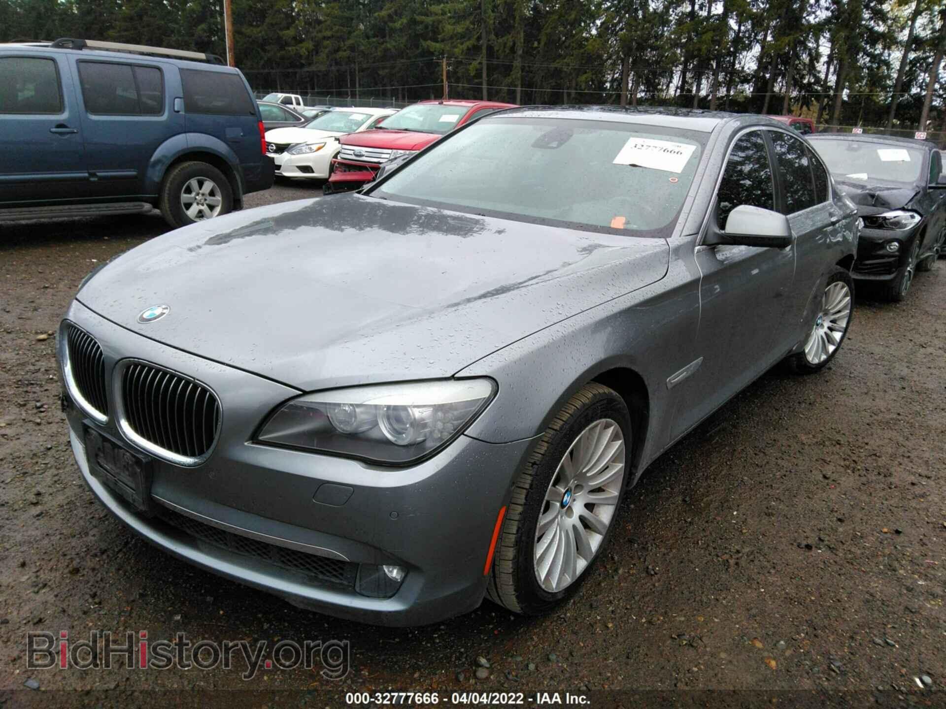 2012 BMW 7 SERIES - VIN: WBAKA8C51CDX01443 - Фото 2